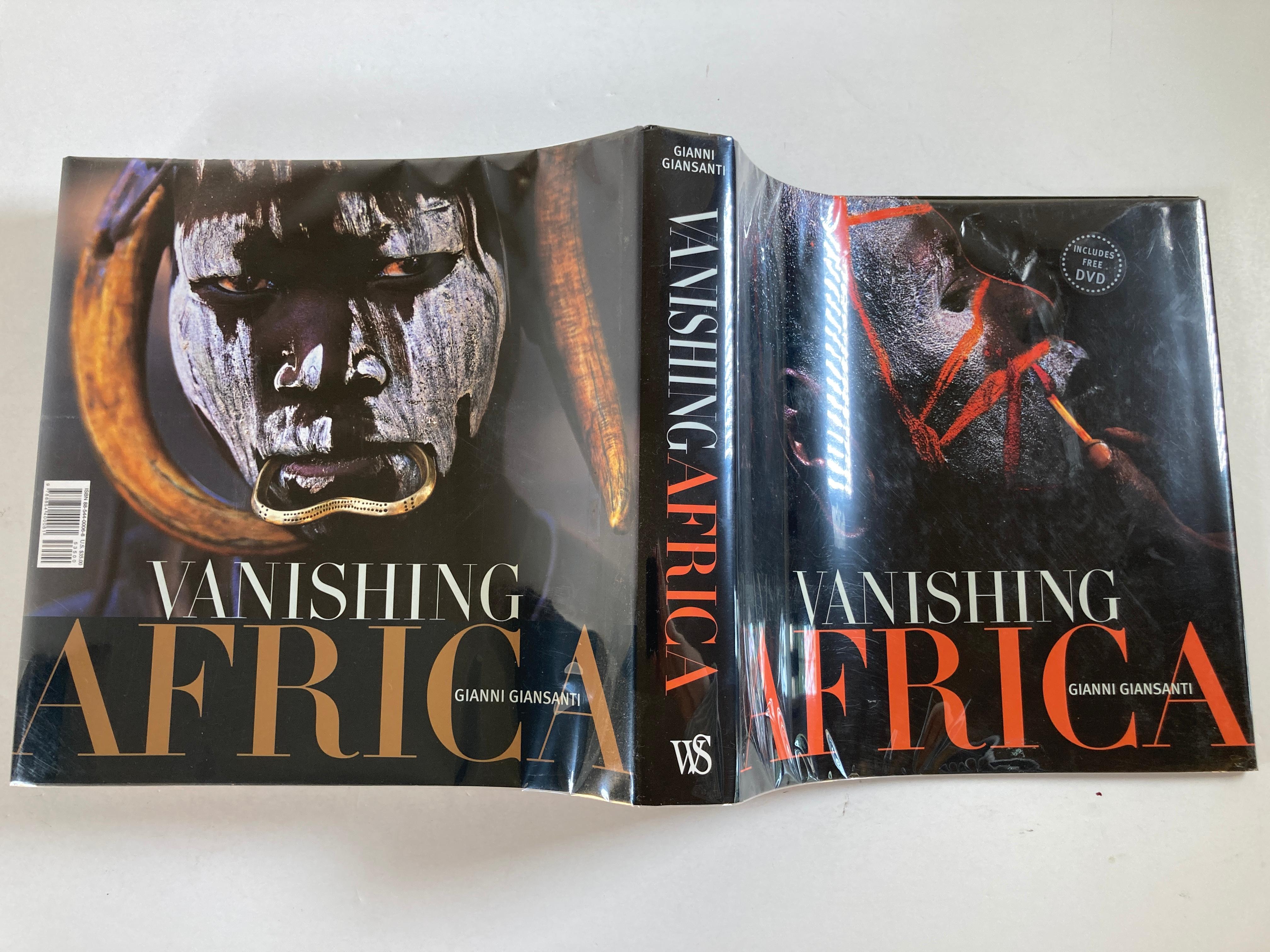 Vanishing Africa par Giansanti, Giann Hardcover Photography Book Bon état - En vente à North Hollywood, CA