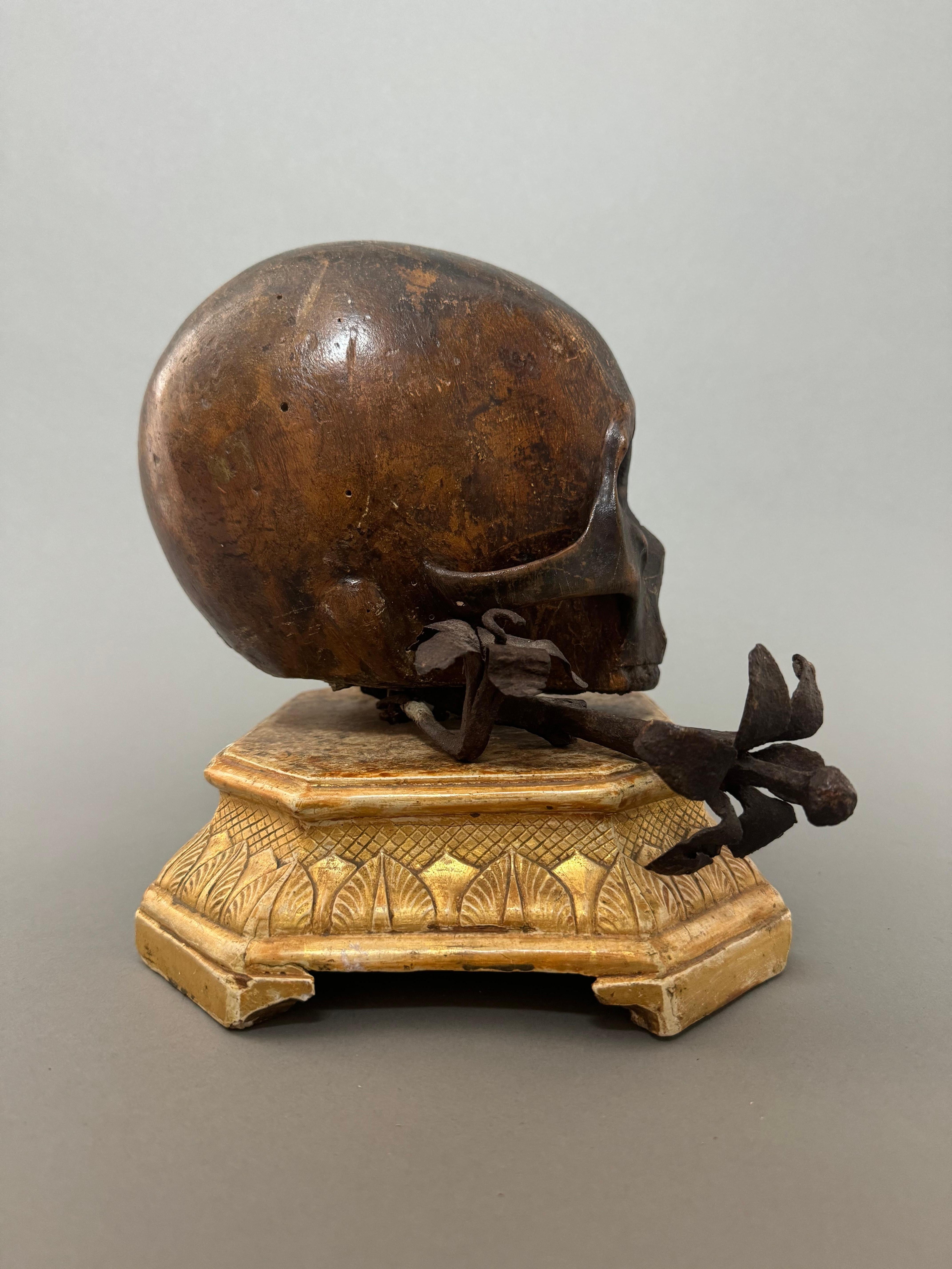 Vanitas su base in legno dorato del XVII secolo - Italia in vendita 3