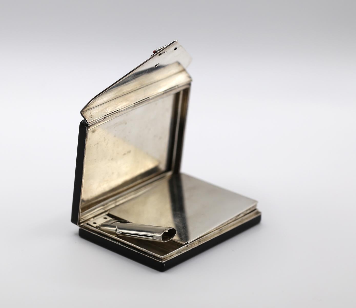 Round Cut Vanity Box Enamel Diamond Sphinx  France Silver, 1920 For Sale