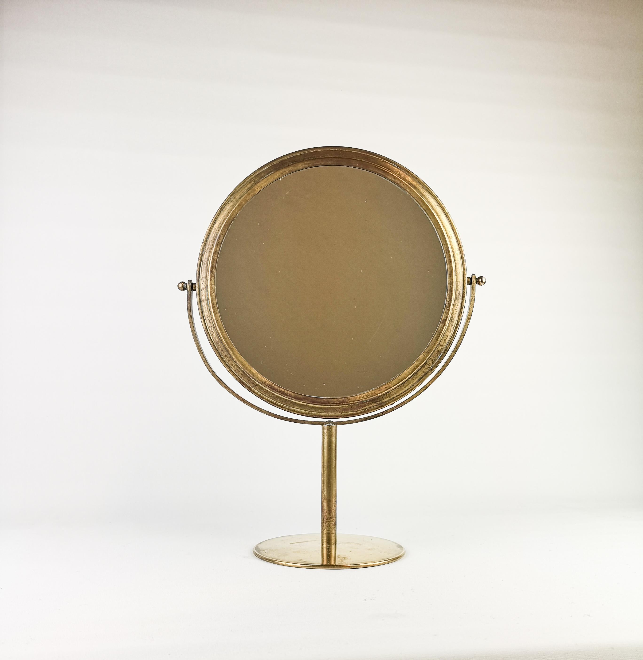 Vanity Brass Mirror Midcentury, Sweden im Zustand „Gut“ in Hillringsberg, SE