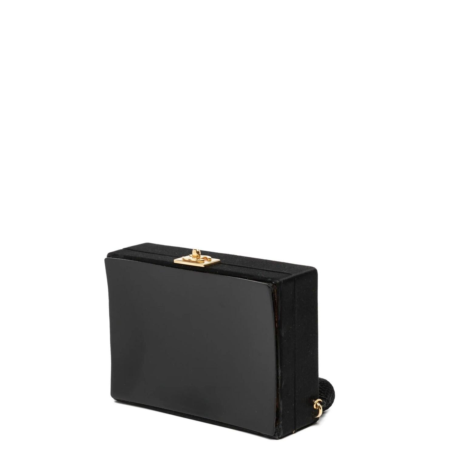 - Nero
- Chiusura con fibbia dorata
- Dettaglio nappe
- Faccia rettangolare
- Condit: Discreto
Questo articolo usato è in condizioni discrete con segni d'uso visibili. Questo può includere sbiadimento del materiale o della placcatura, punti