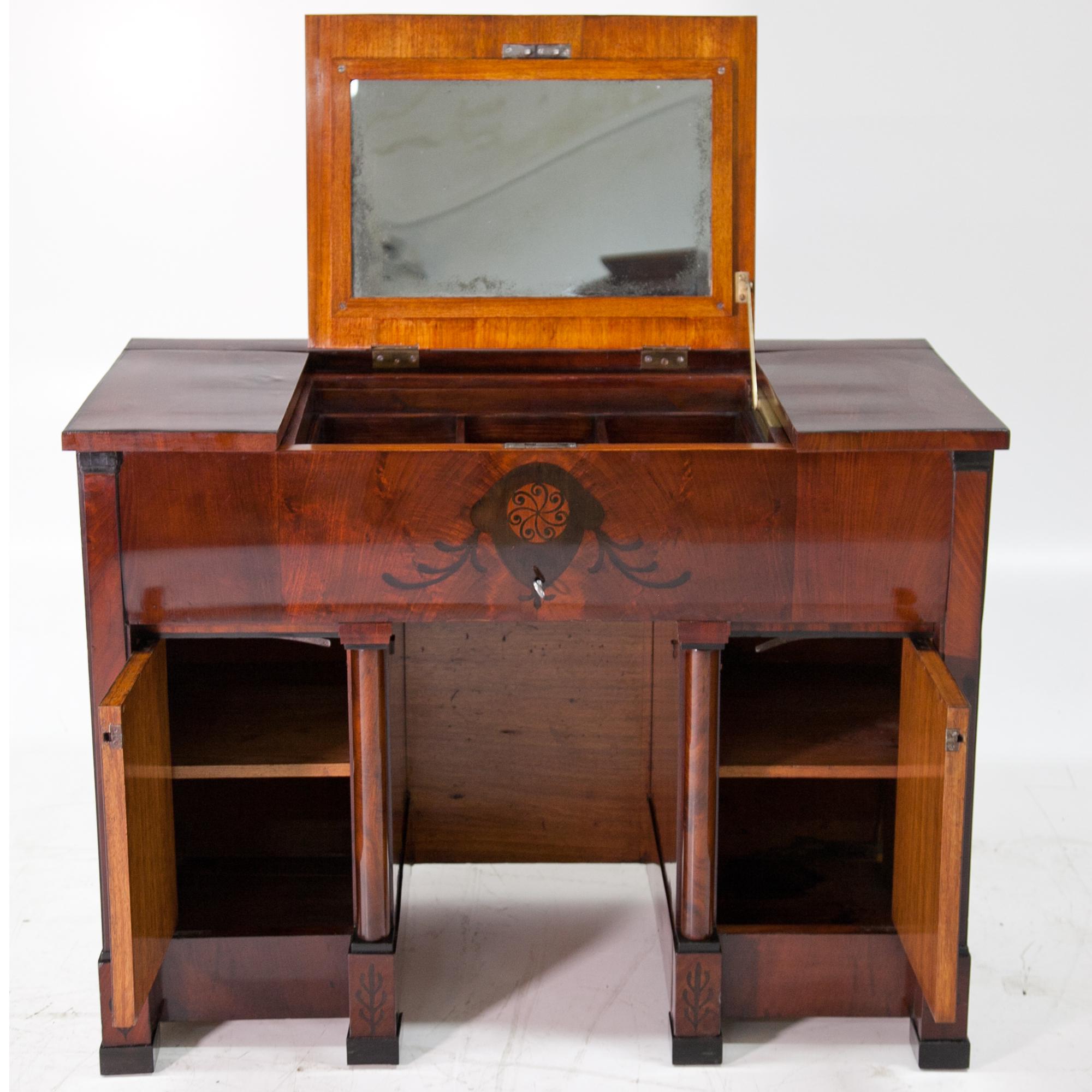 Vanity Desk, probably Austria, circa 1815-1820 For Sale 3