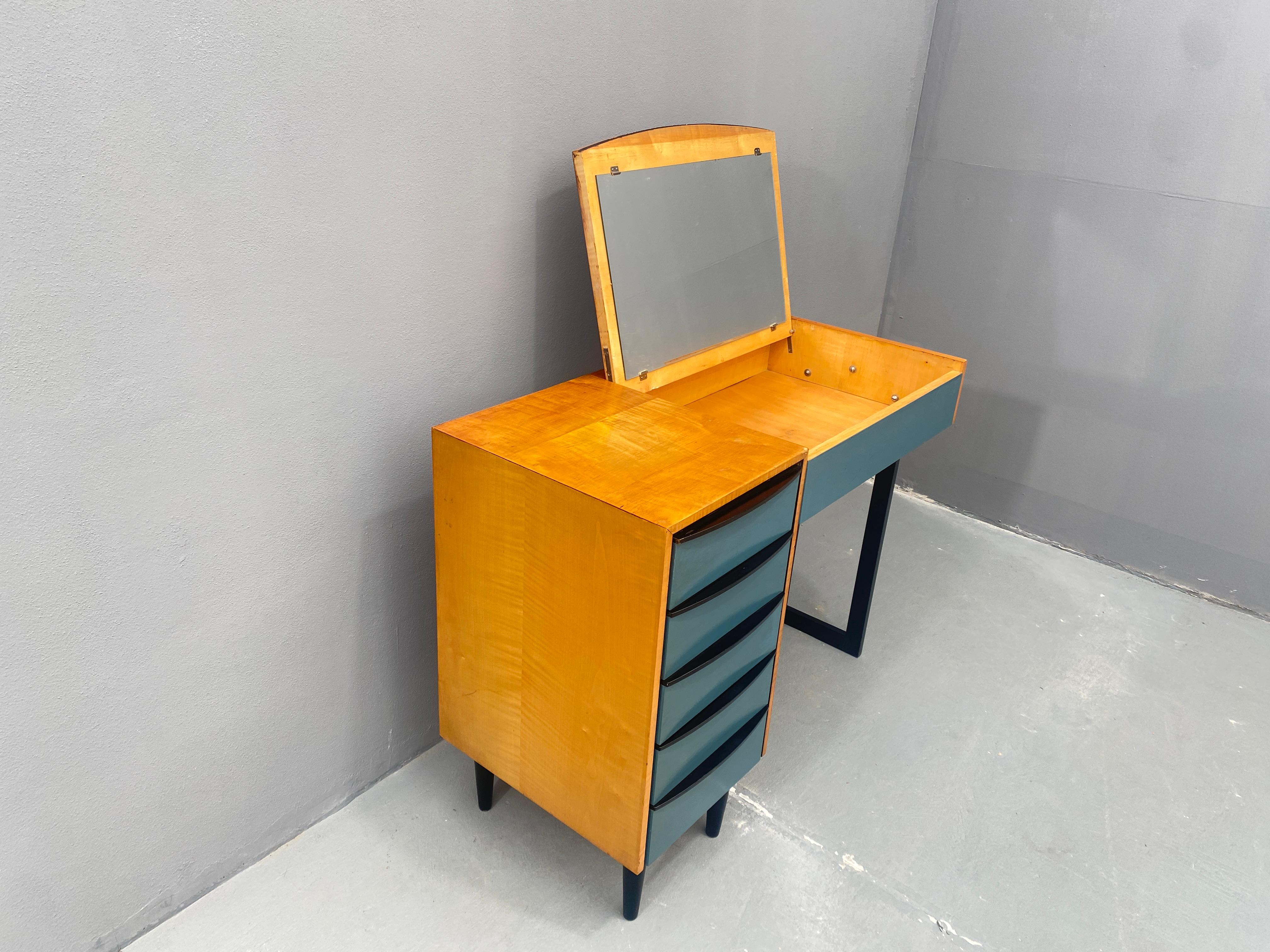 Vanity Desk with Storage Drawers and Flip-Up Mirror For Sale 9