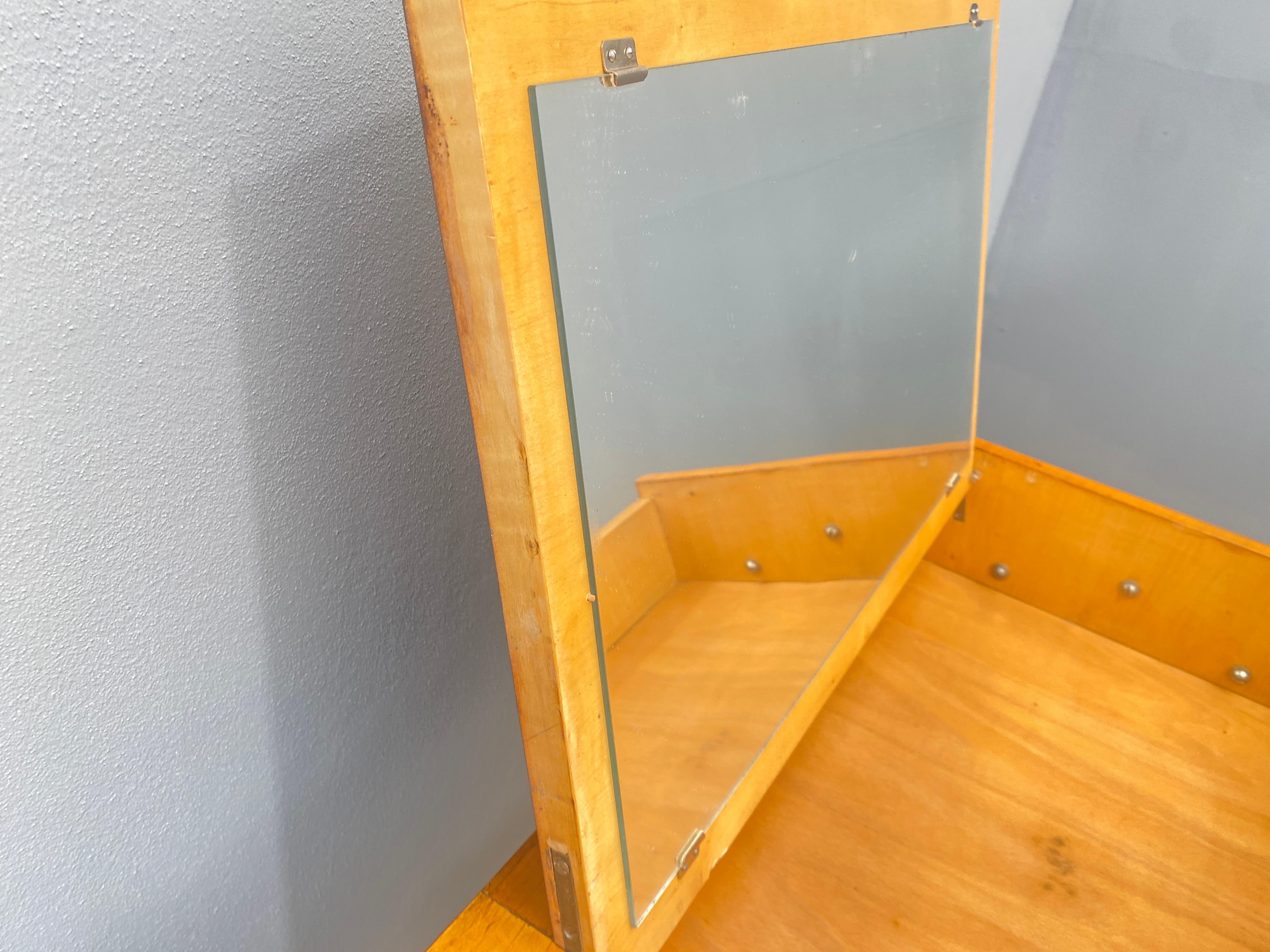 Vanity Desk with Storage Drawers and Flip-Up Mirror For Sale 12