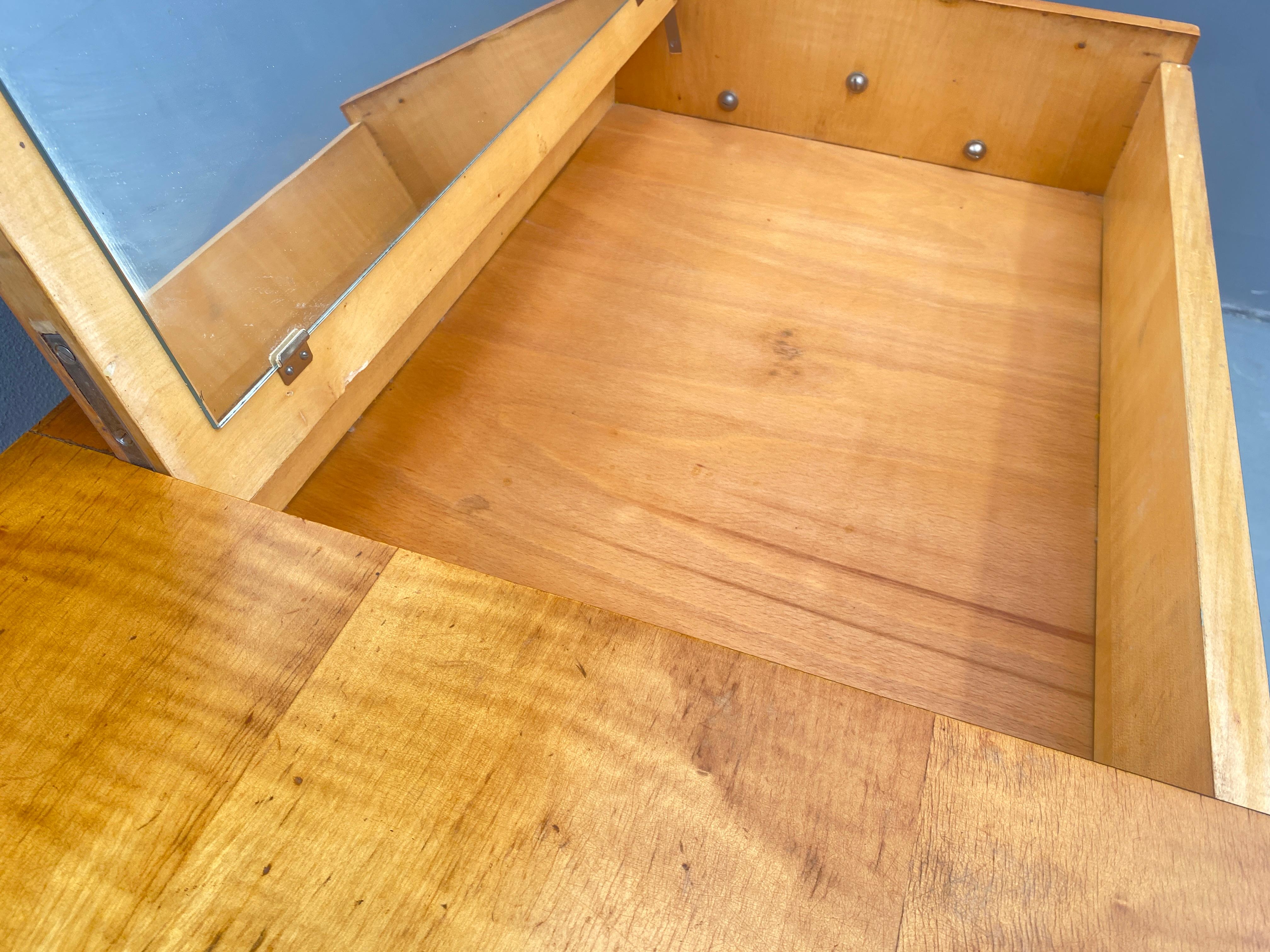 Vanity Desk with Storage Drawers and Flip-Up Mirror For Sale 13