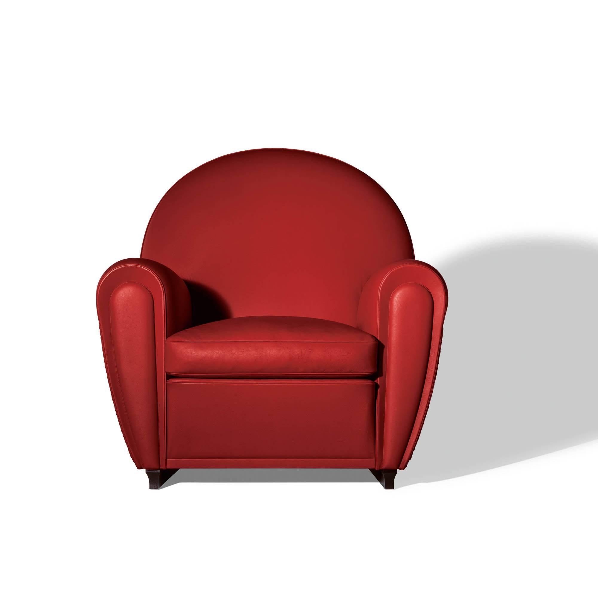 Le produit le plus emblématique de l'entreprise, le fauteuil Vanity Fair, incarne toutes les valeurs d'élégance intemporelle, de matériaux de qualité et de savoir-faire consommé qui ont fait la renommée de la marque Poltrona Frau au fil des ans.