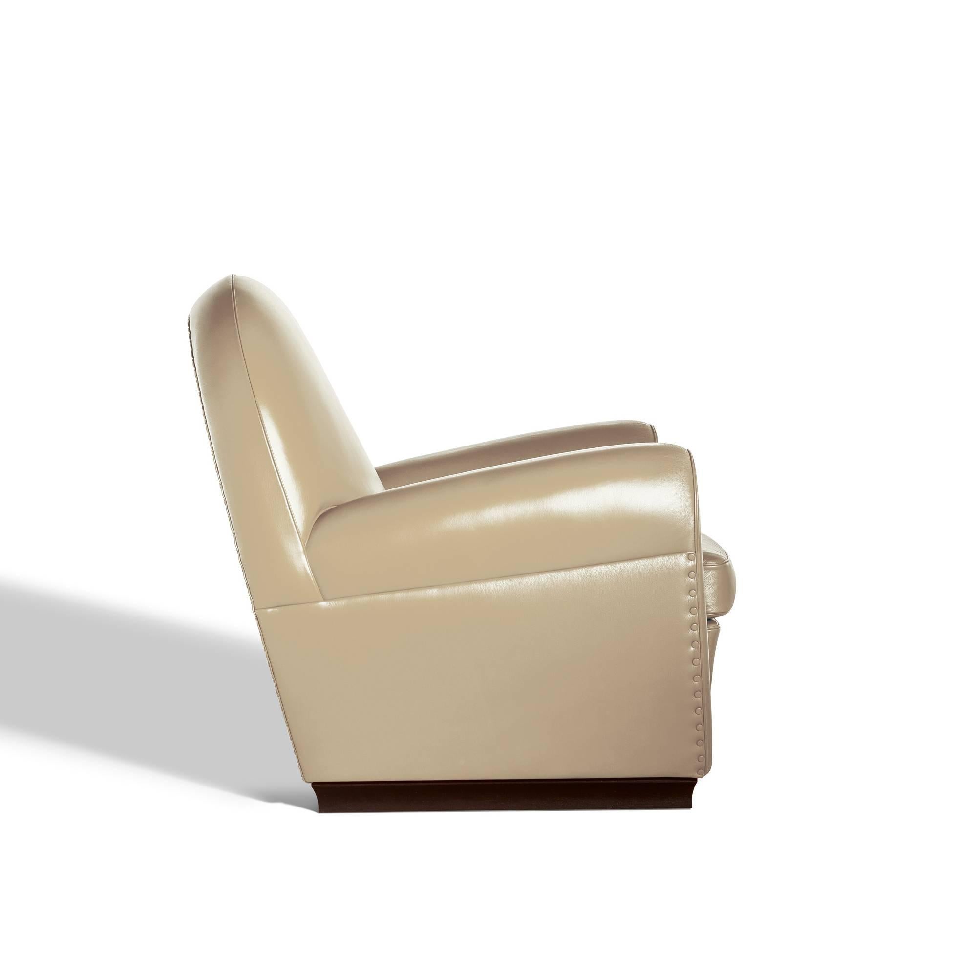 Art Deco Vanity Fair XC Armchair in Genuine Leather Pelle SC 32 Caolino Beige For Sale