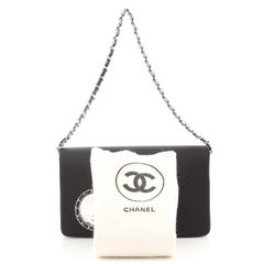Vanity Flap Clutch an Kette Verzierter gesteppter Satin