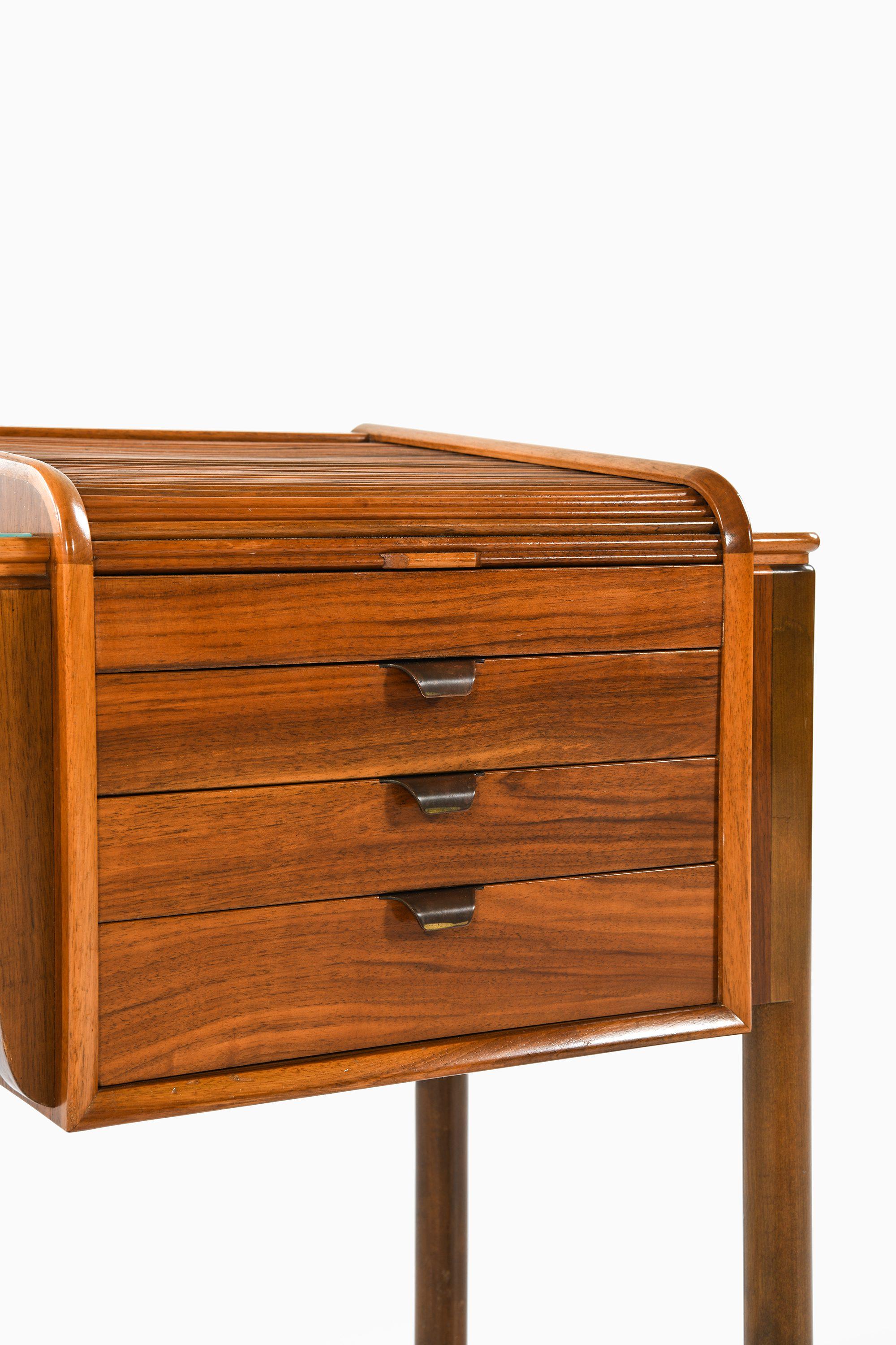 20th Century Vanity in Walnut, Glass and Brass Attributed to Carl-Axel Acking, 1940's For Sale
