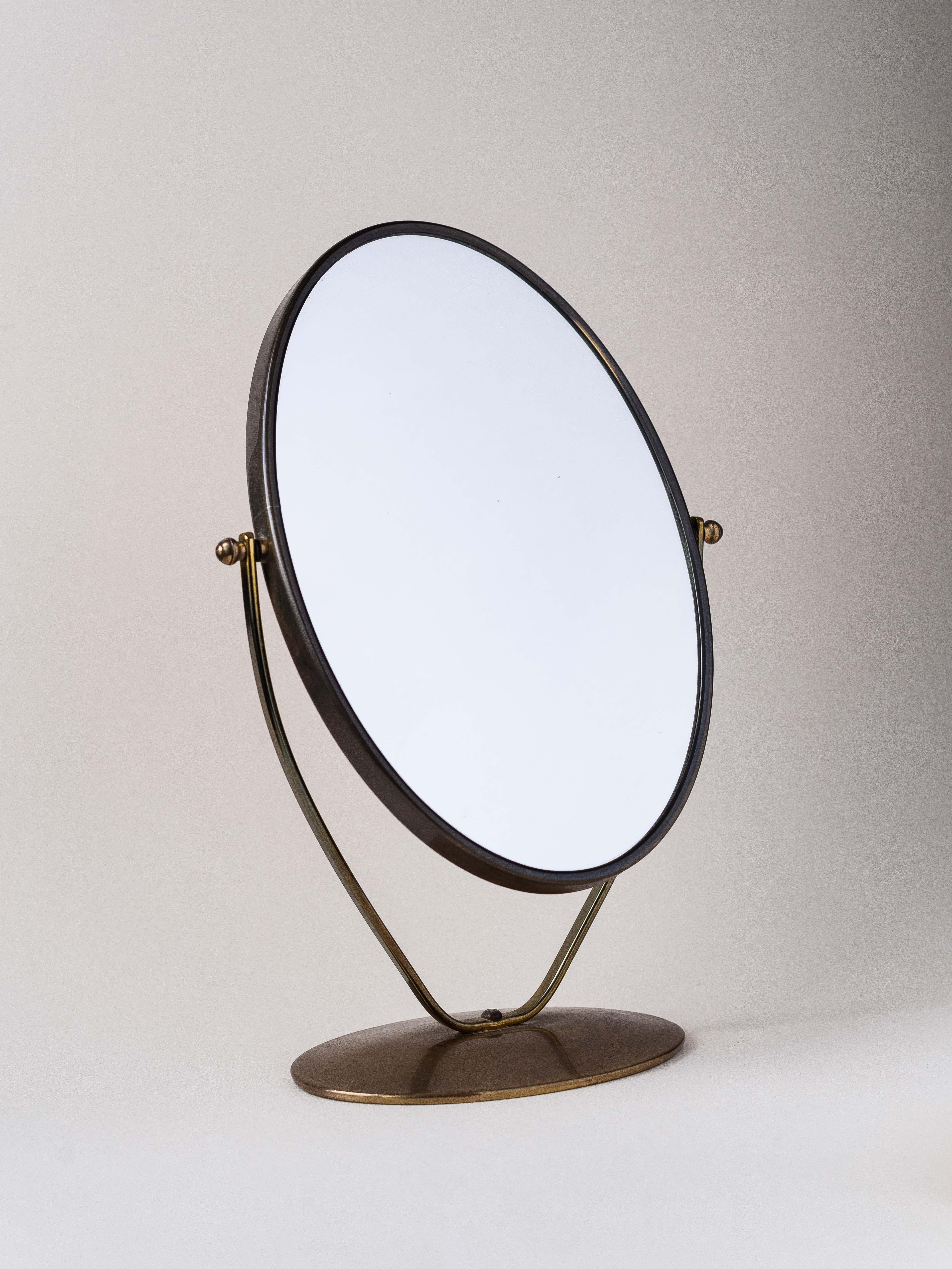 Mid-Century Modern Miroir de coiffeuse double face en laiton des années 1960 en vente