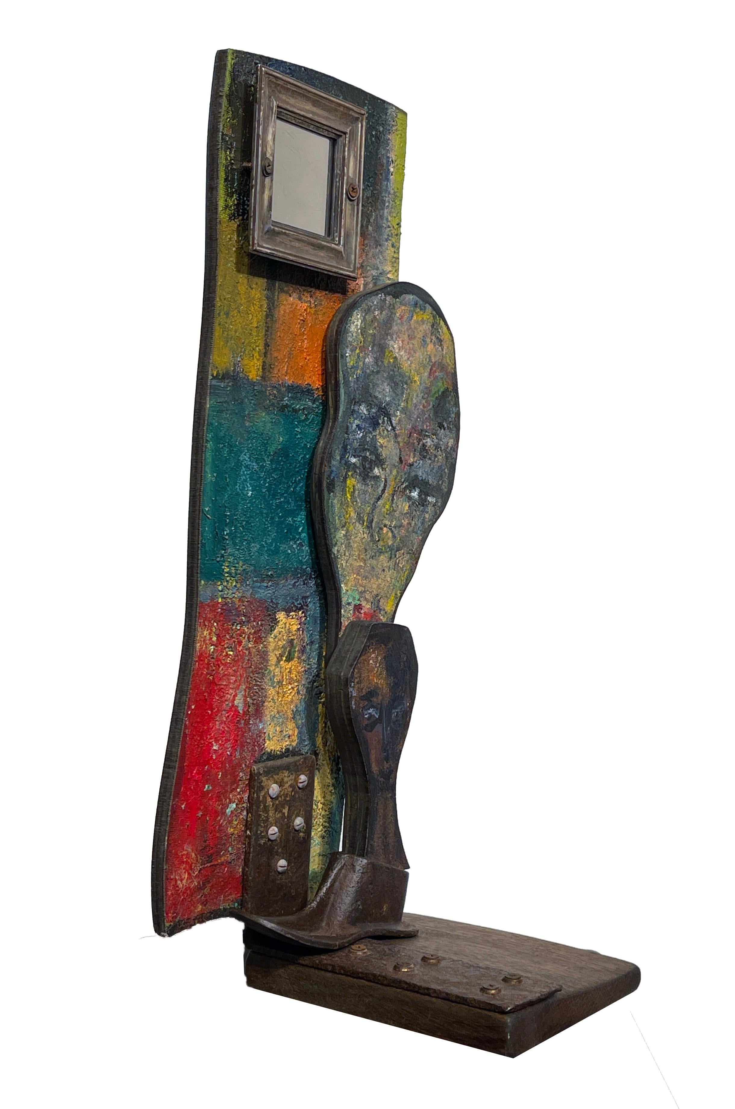 Waschtisch-Spiegel Skulpturale Konstruktion mit Gemälden und gefundenen Objekten (Moderne) im Angebot