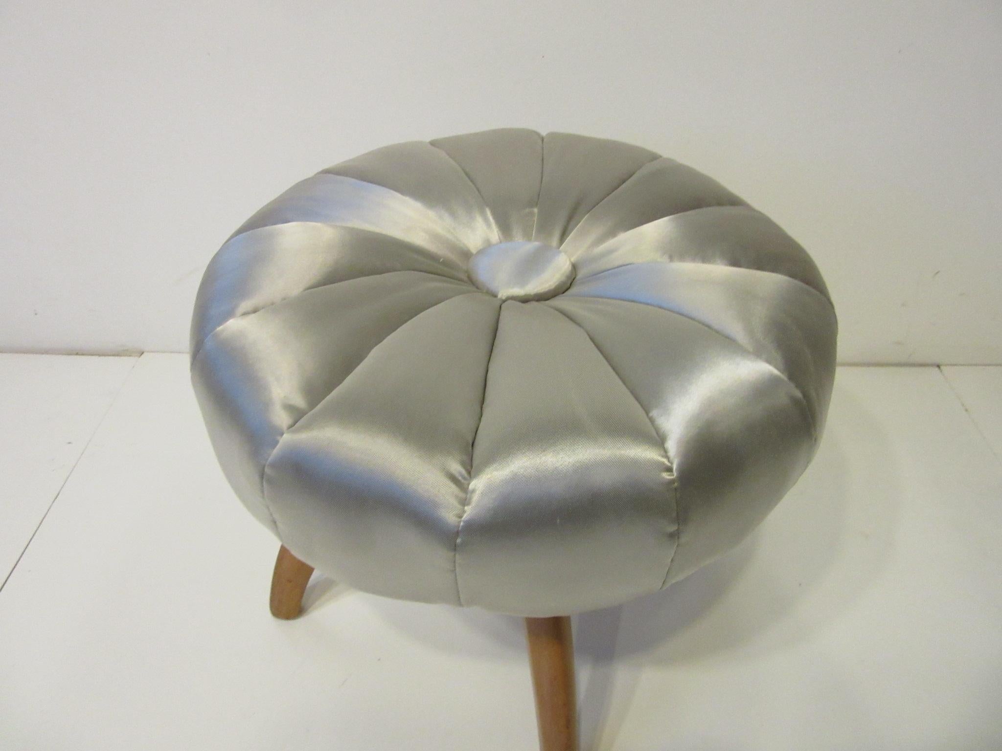 Vanity Pouffe / Stool by Heywood Wakefield for the Kohinoor Collection In Good Condition In Cincinnati, OH