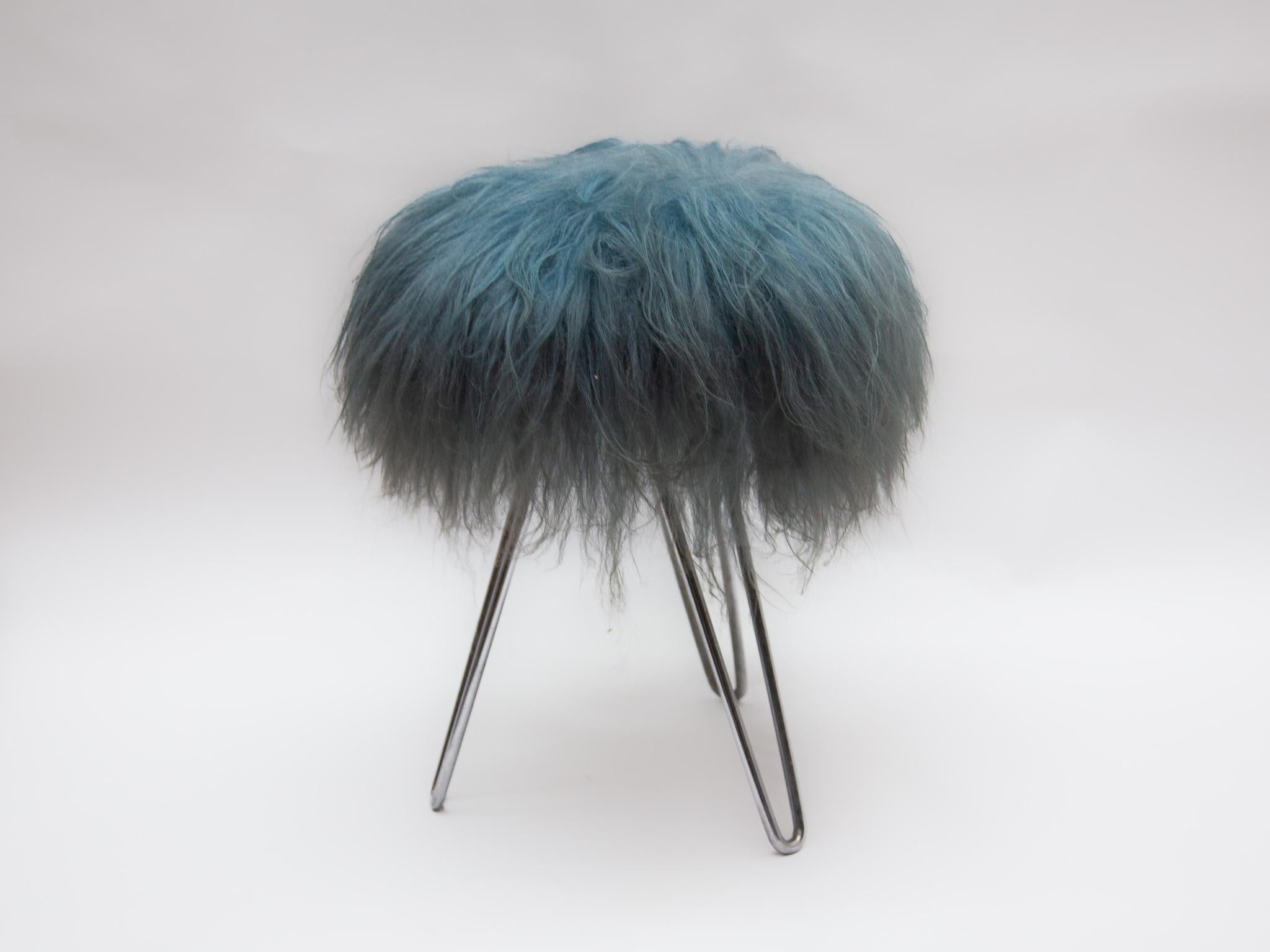 Midcentury vanity stool with top in sheepskin and brass tripod hairpin legs, 1950s