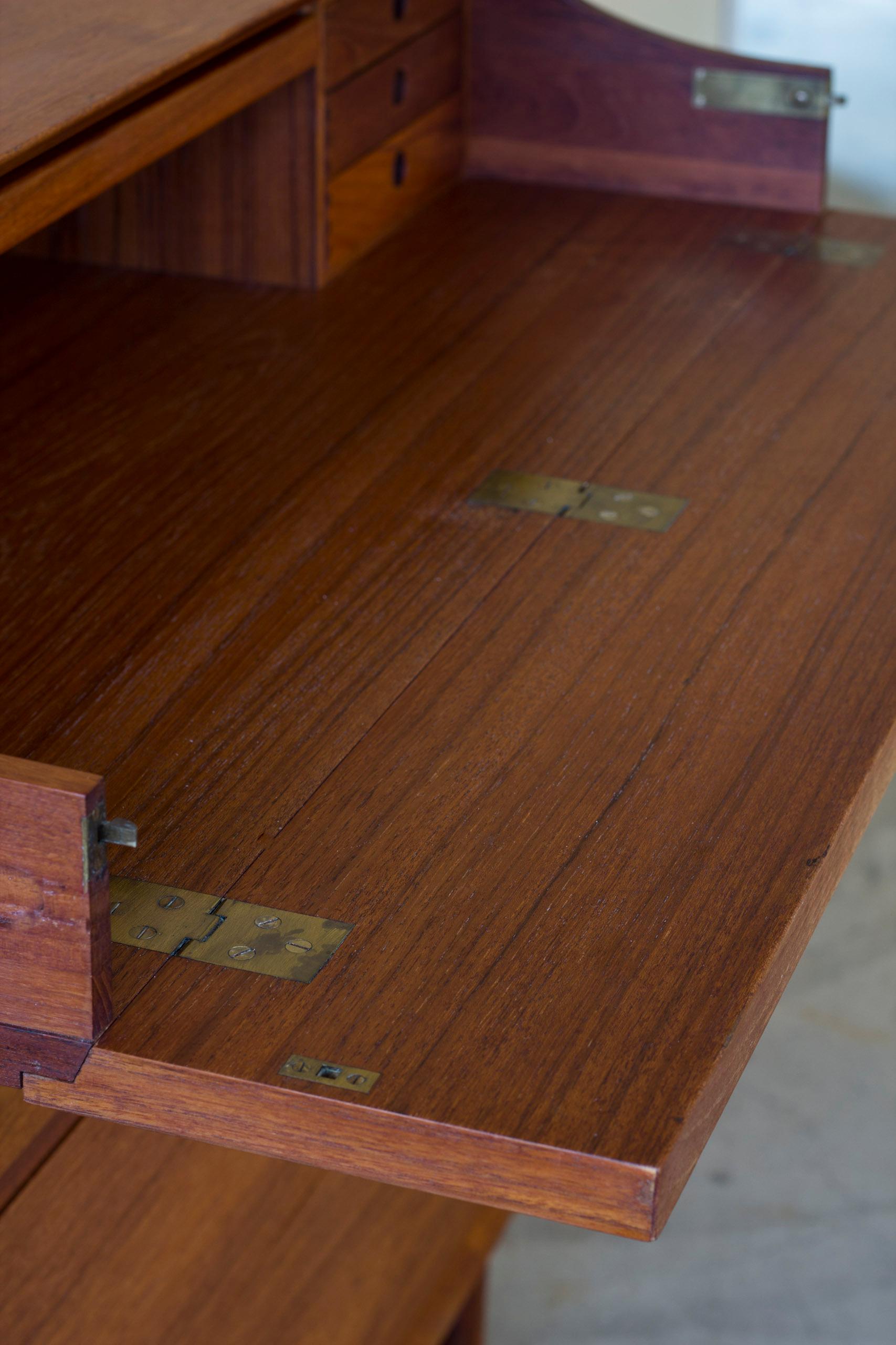 Vanity teak dresser by Peter Hvidt & Orla Mølgaard Nielsen, Denmark 1950s Søborg im Angebot 3