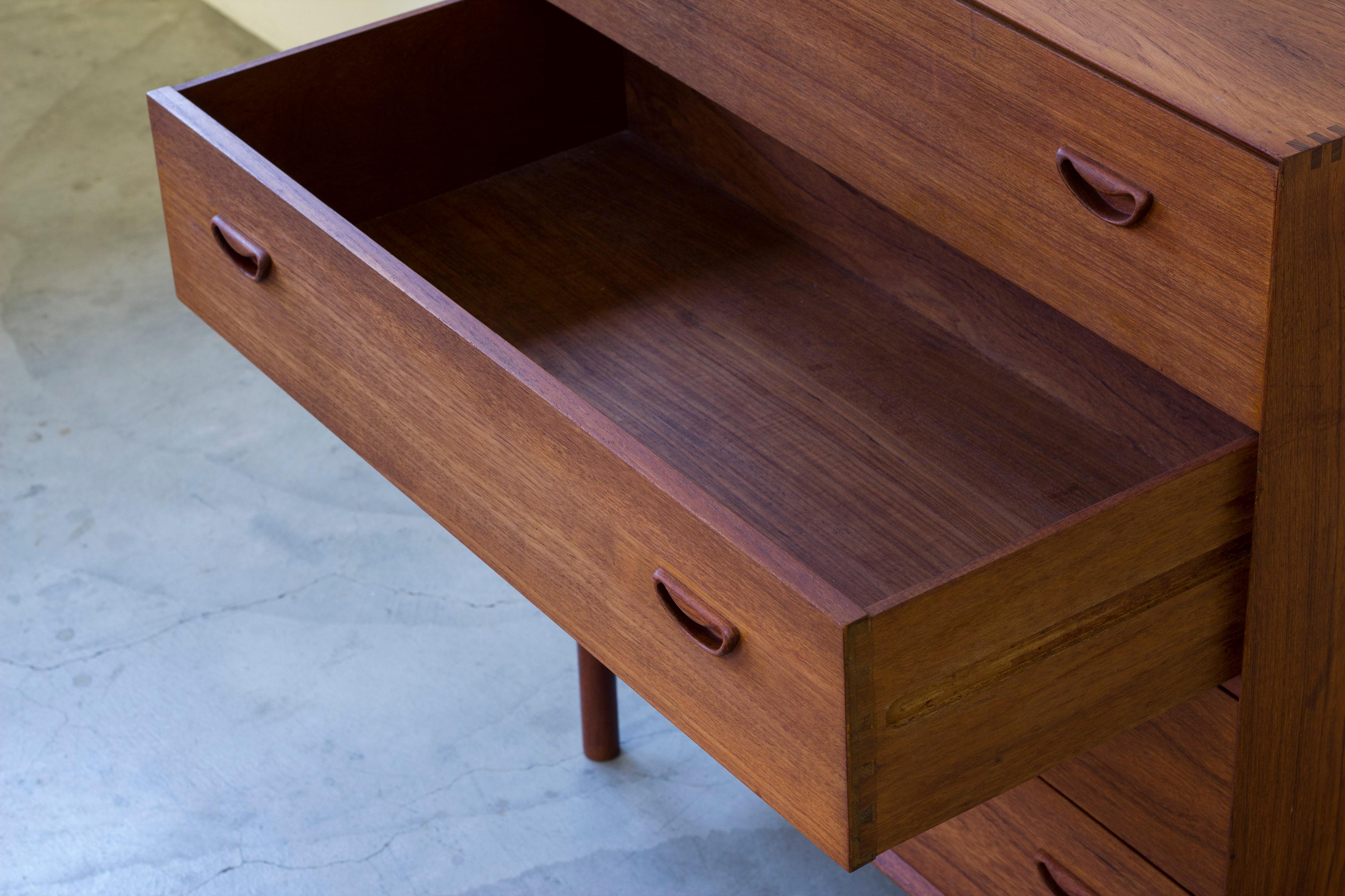 Vanity teak dresser by Peter Hvidt & Orla Mølgaard Nielsen, Denmark 1950s Søborg im Angebot 7