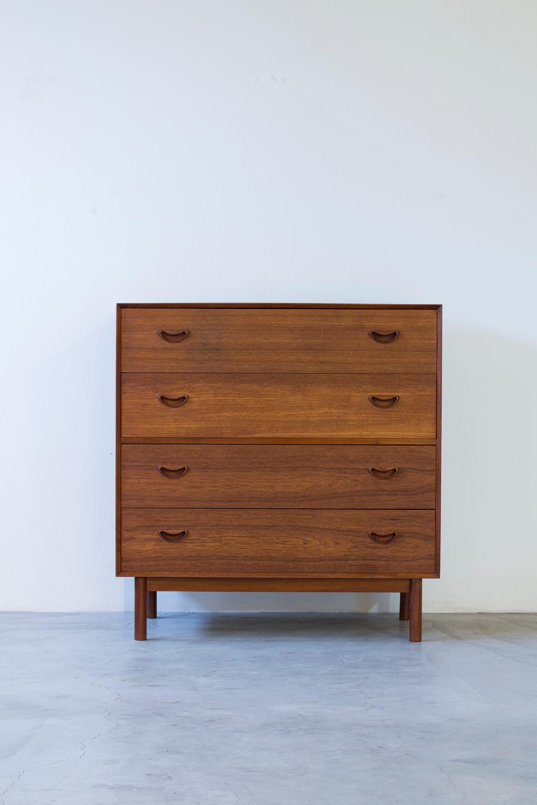 Vanity teak dresser by Peter Hvidt & Orla Mølgaard Nielsen, Denmark 1950s Søborg (Dänisch) im Angebot