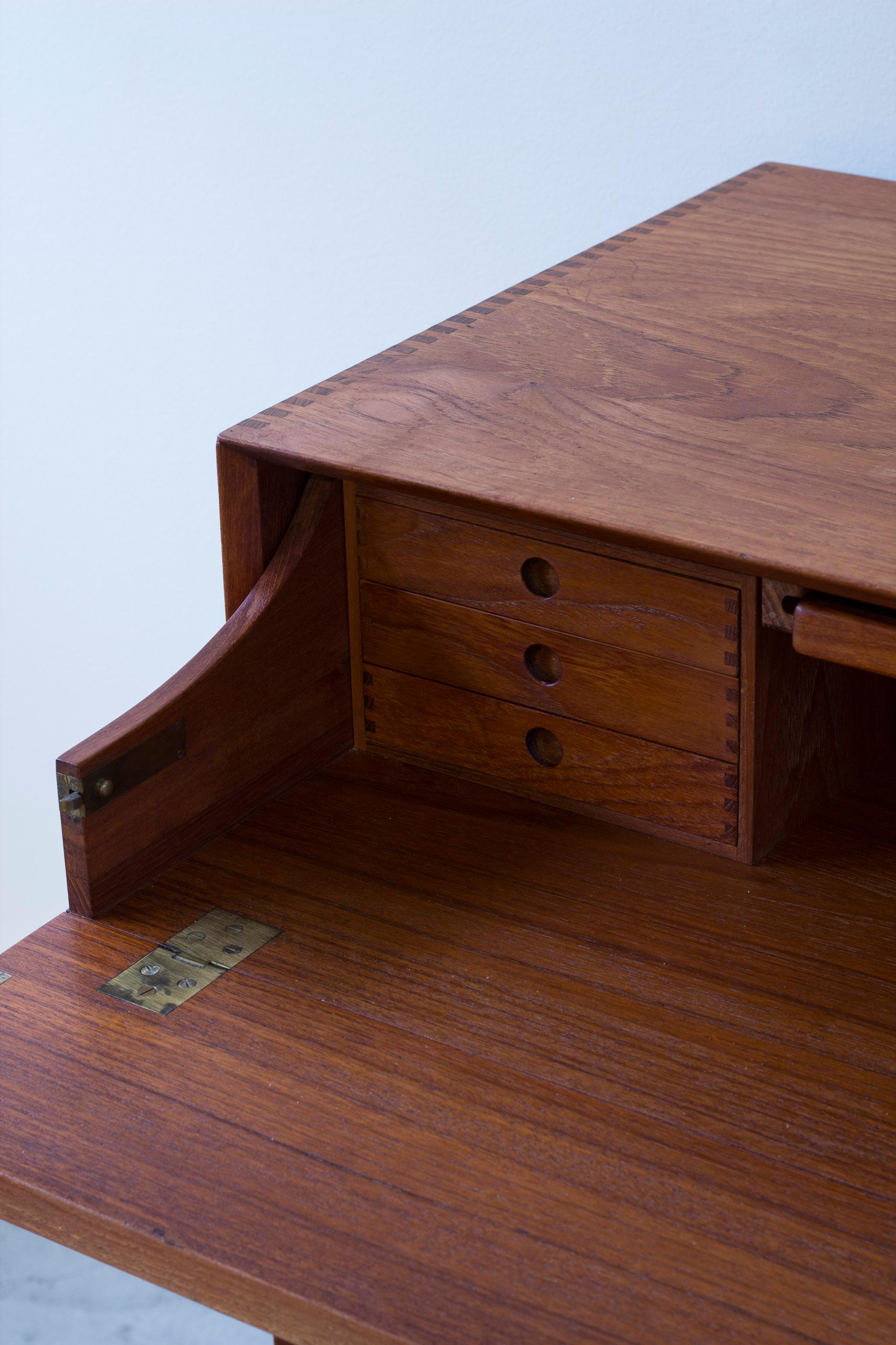 Vanity teak dresser by Peter Hvidt & Orla Mølgaard Nielsen, Denmark 1950s Søborg im Angebot 1