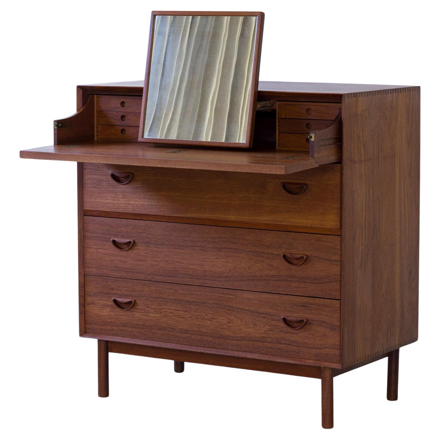 Vanity teak dresser by Peter Hvidt
Orla Mølgaard Nielsen, Denmark 1950s Søborg