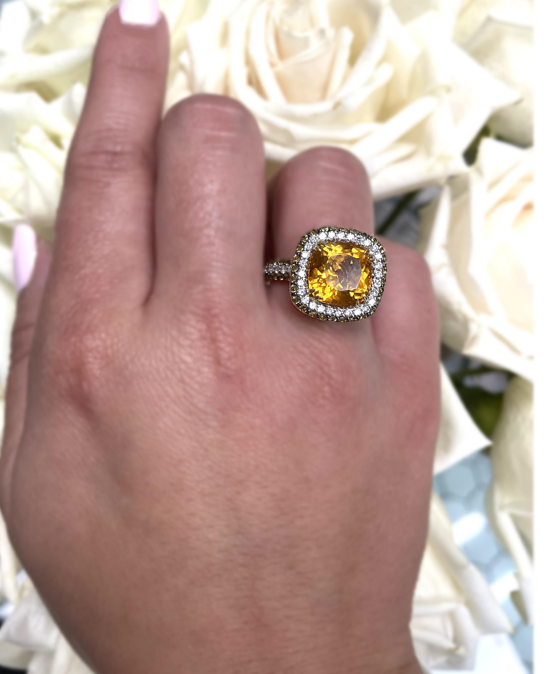 Contemporary Vanna K 18K Yellow Gold Cushion Shape Citrine Ring with Yellow Sapphires For Sale