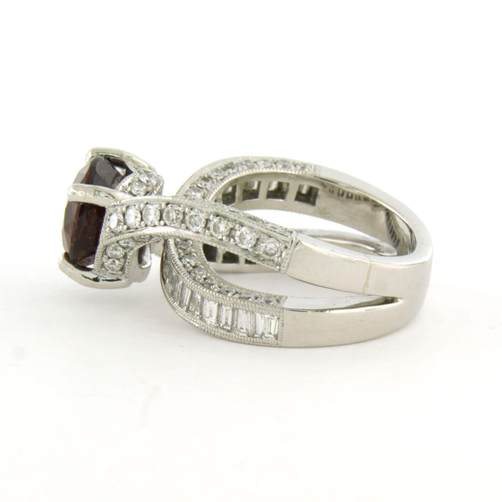 Vanna K - Anillo de platino con granate, brillante y diamante talla baguette 2,50ct Corte brillante en venta
