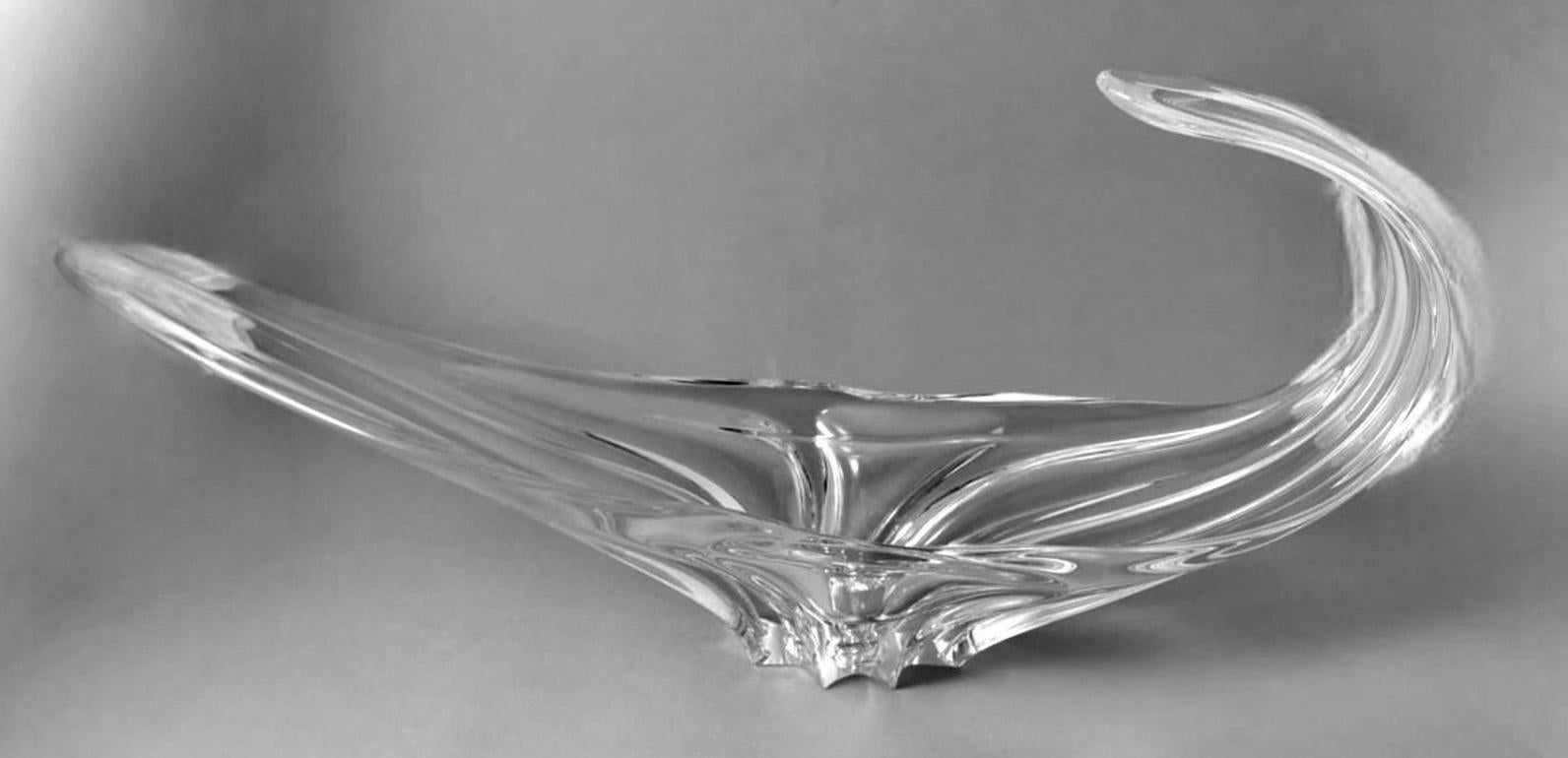 20th Century Vannes-le-chatel Cristalleries Style French Lead Crystal Centerpiece For Sale