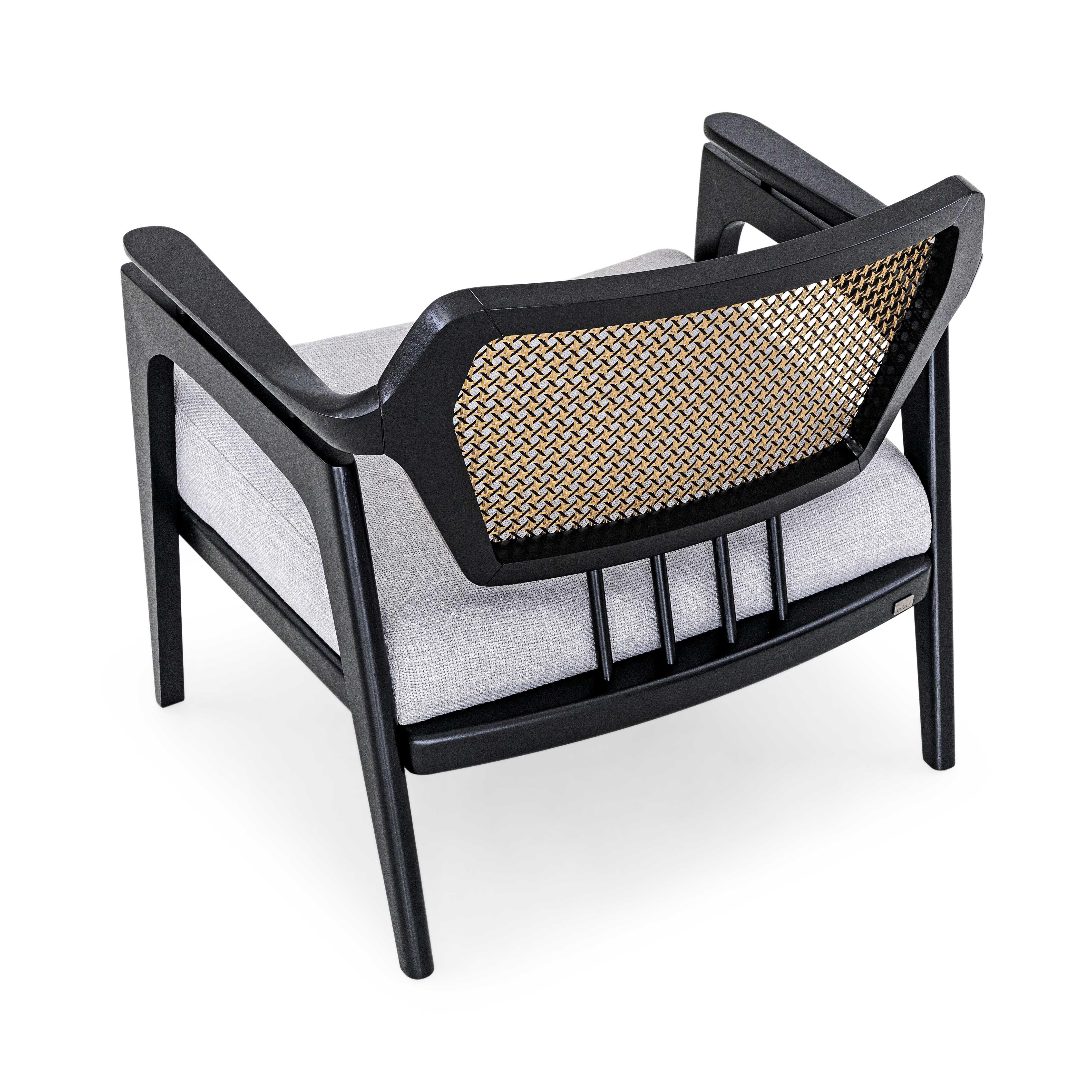 Fauteuil noir mat avec dossier en rotin tressé et assise tapissée grise - Vanno Line Neuf - En vente à Miami, FL