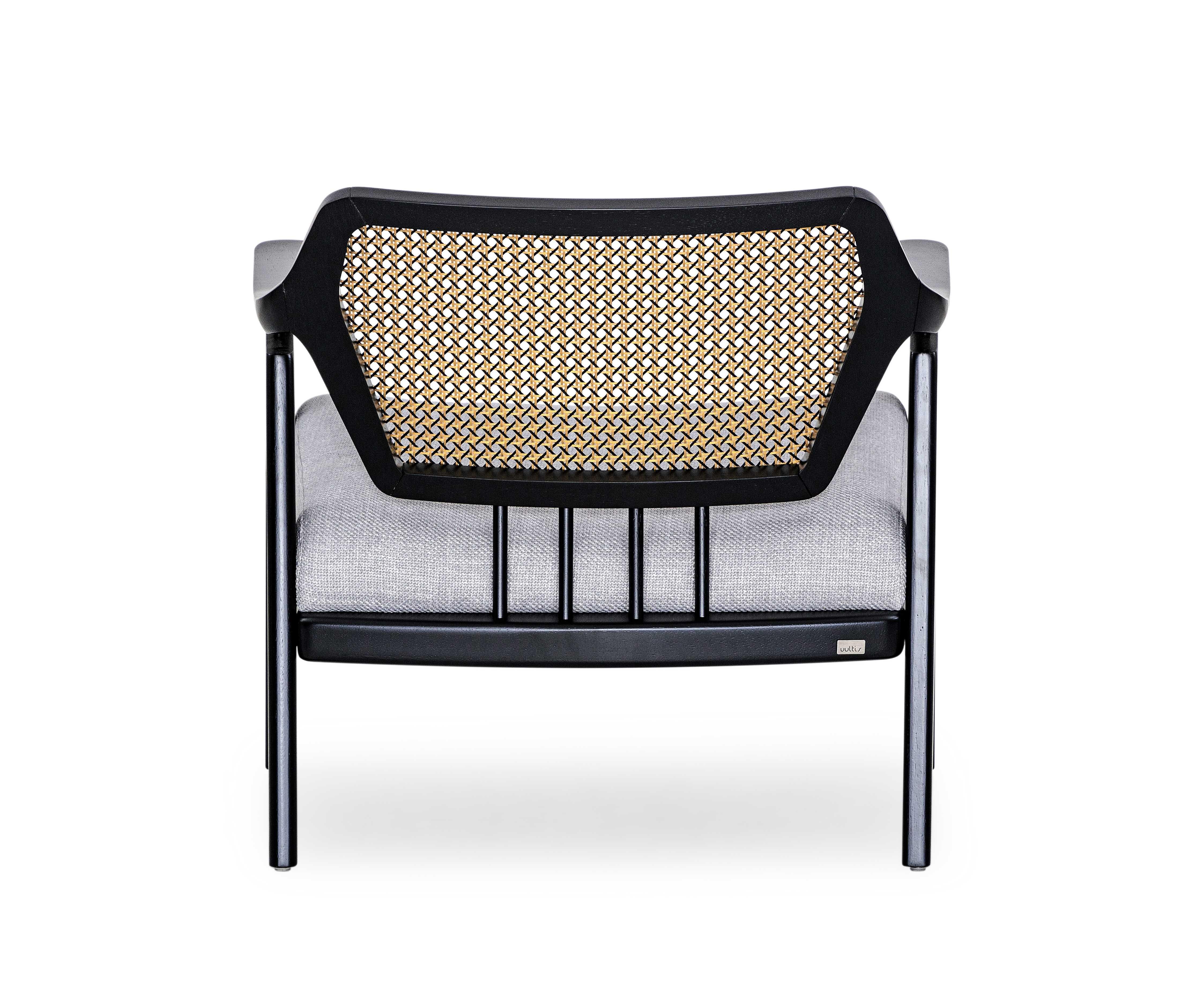 XXIe siècle et contemporain Fauteuil noir mat avec dossier en rotin tressé et assise tapissée grise - Vanno Line en vente