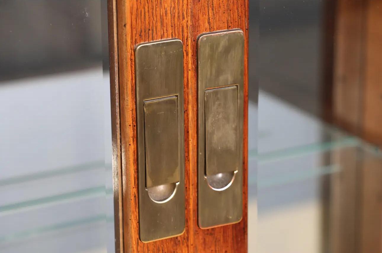 Vantage Pair of Campaign Style Curio Display Cabinets by Henredon For Sale 1