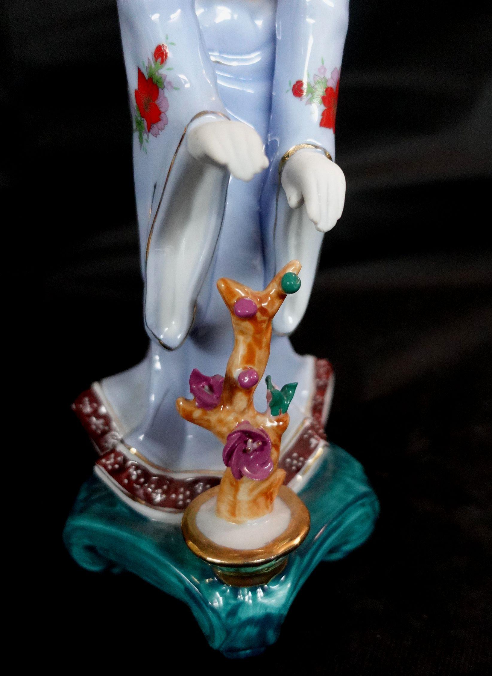 Coppia di statue di geisha giapponese Vantage 3