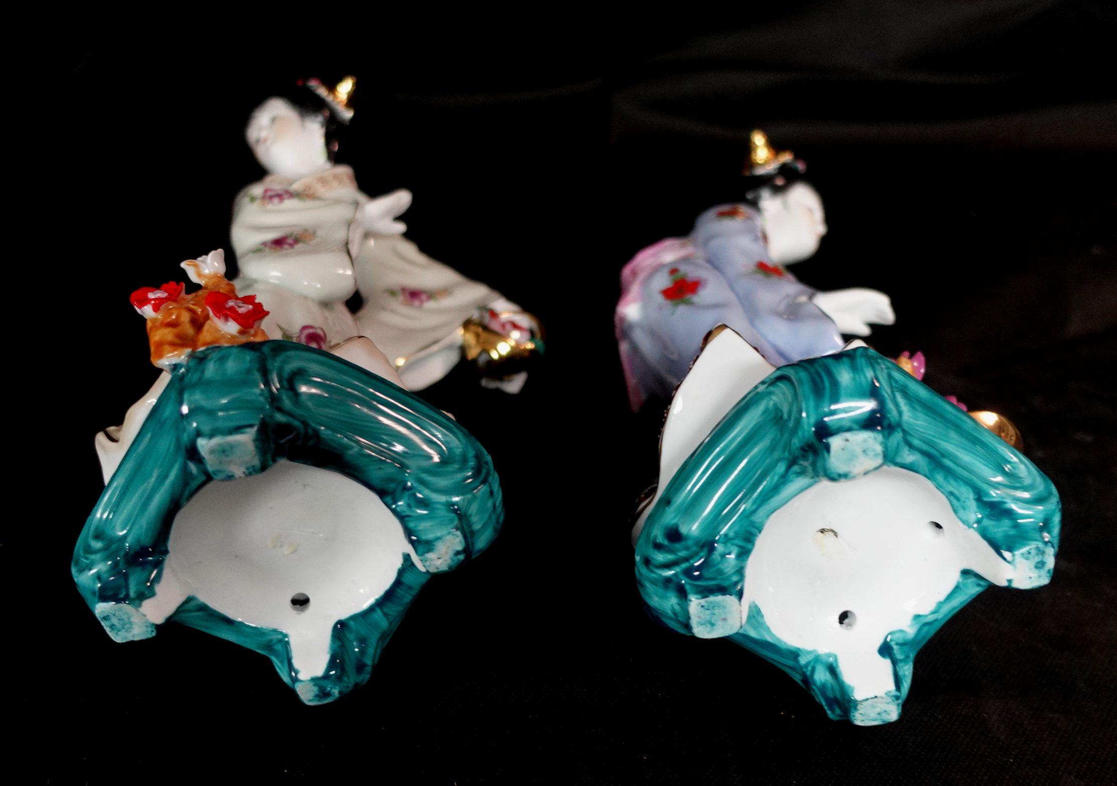 Vantage Pair of Japanese Geisha Statues For Sale 3