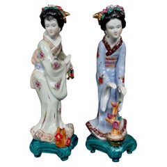 Paar japanische Geisha-Statuen aus der Mitte des Jahrhunderts