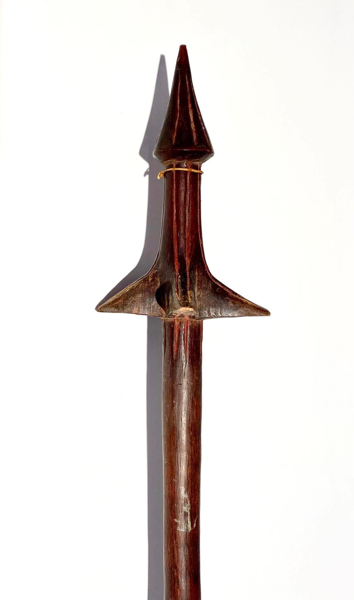 Vanuatuan Vanuatu War club pierces sternum Vanuatu/New Hebrides - Oceanic Art - Melanesia For Sale