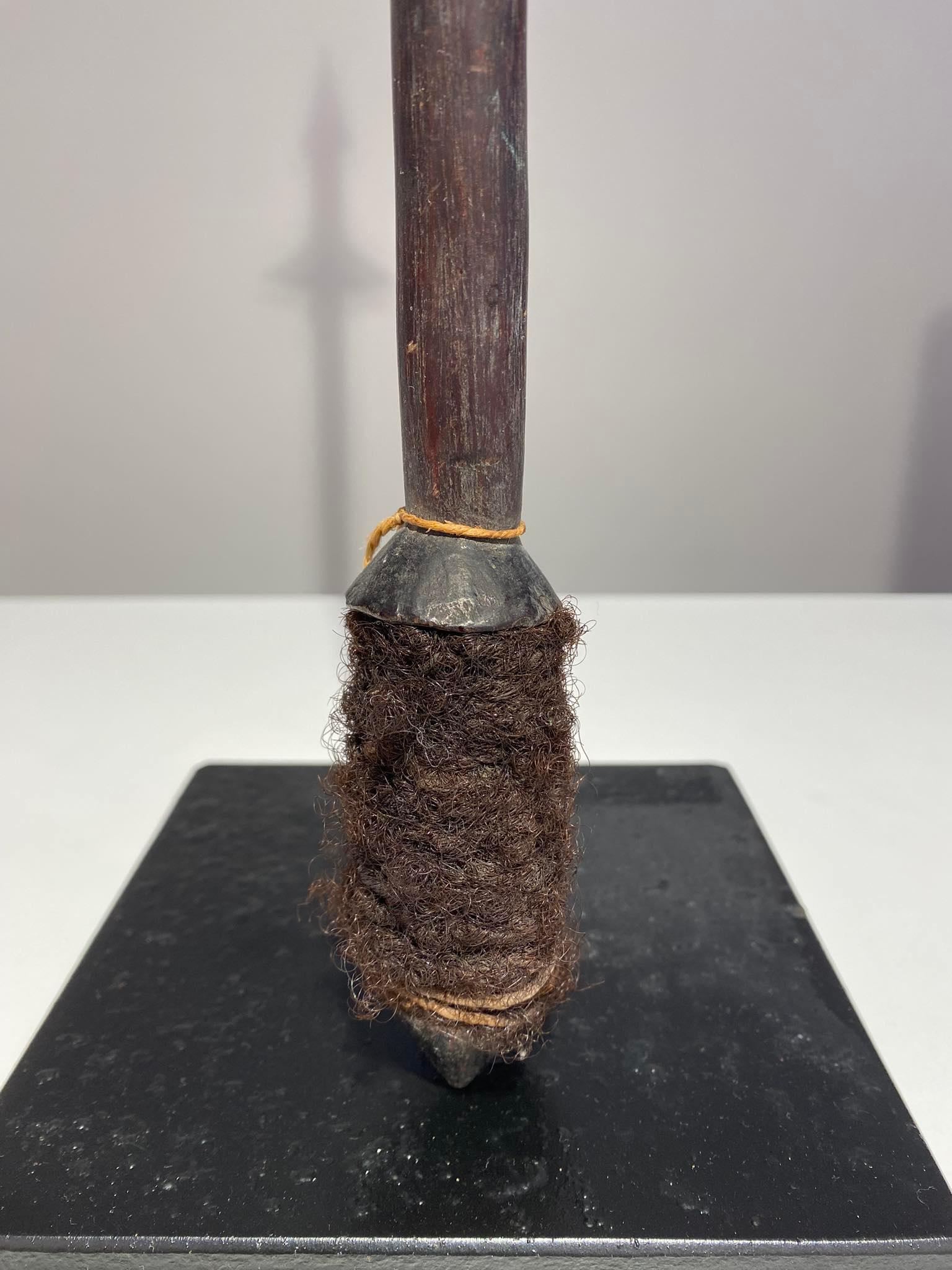 Vanuatu War club pierces sternum Vanuatu/New Hebrides - Oceanic Art - Melanesia For Sale 2