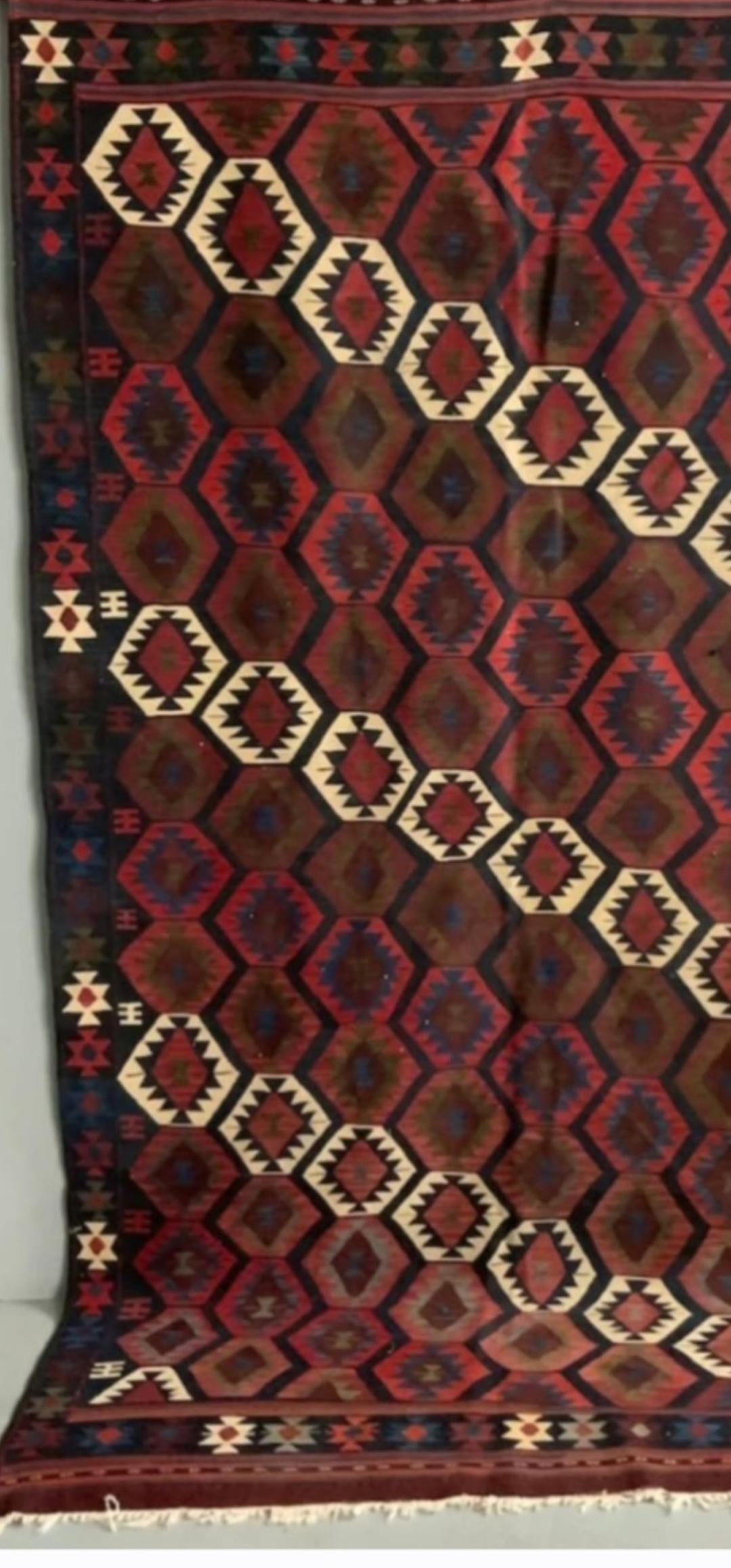 Varamin Kilim (Stammeskunst) im Angebot