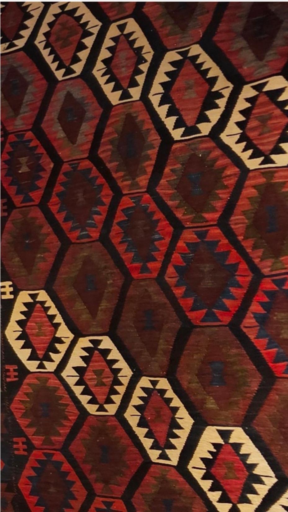 Varamin Kilim (Kaukasisch) im Angebot