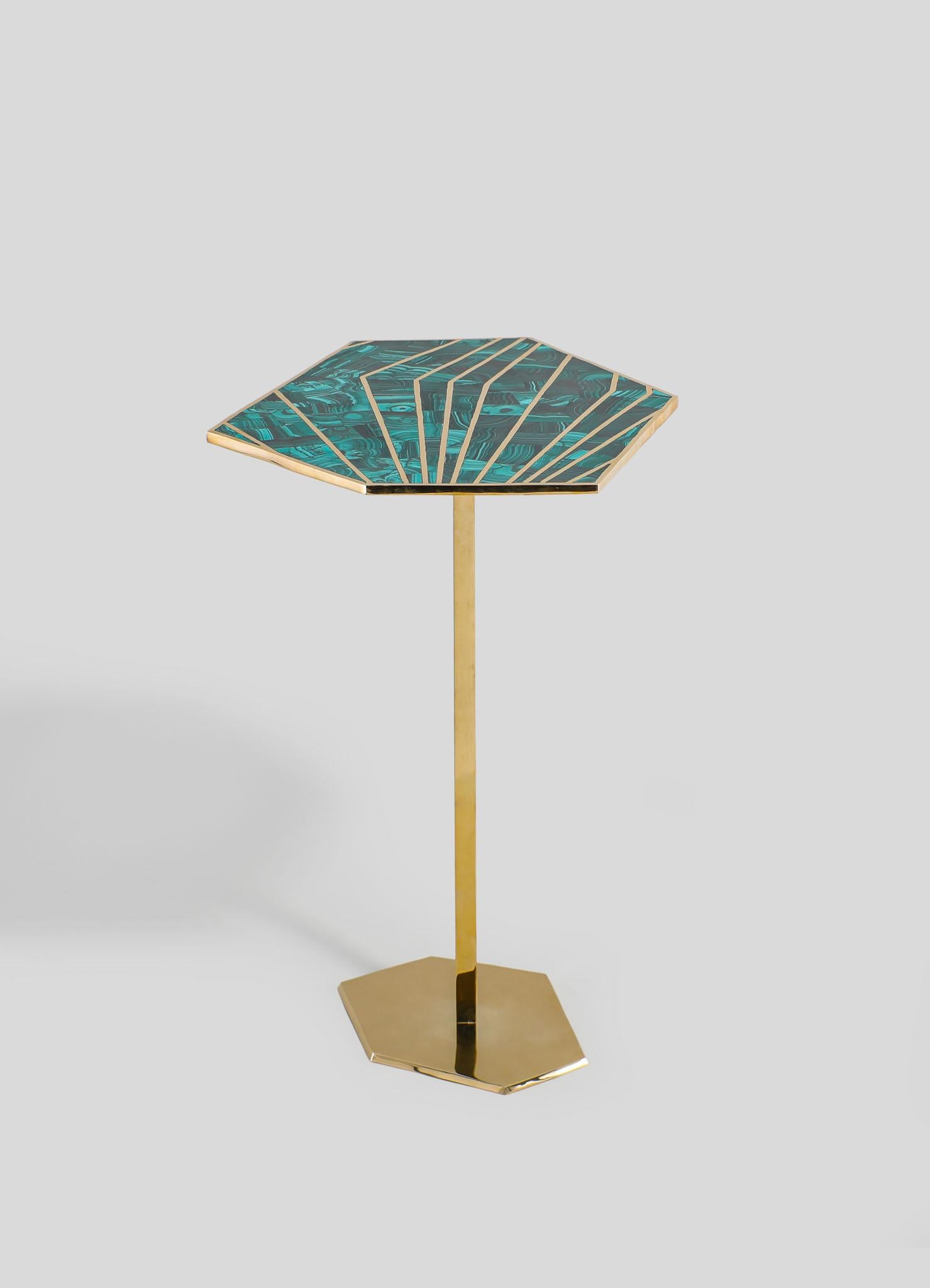 Indien Grande table d'appoint Jaipur en laiton Viya de Vikram Goyal en vente