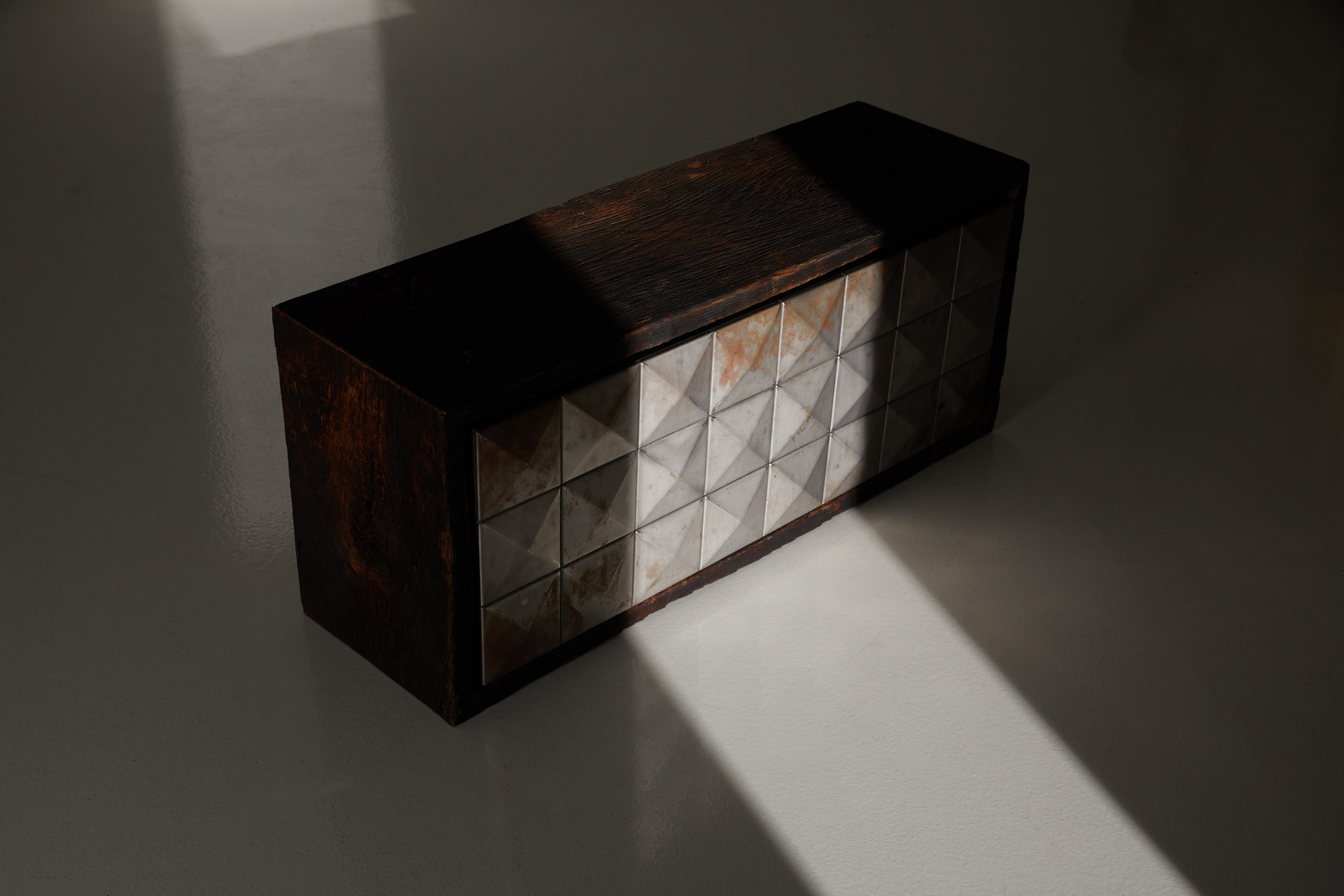 Varel Lowboard in Historic Oak, Raw Steel & Oak Veneer by Heilig Objects For Sale 3