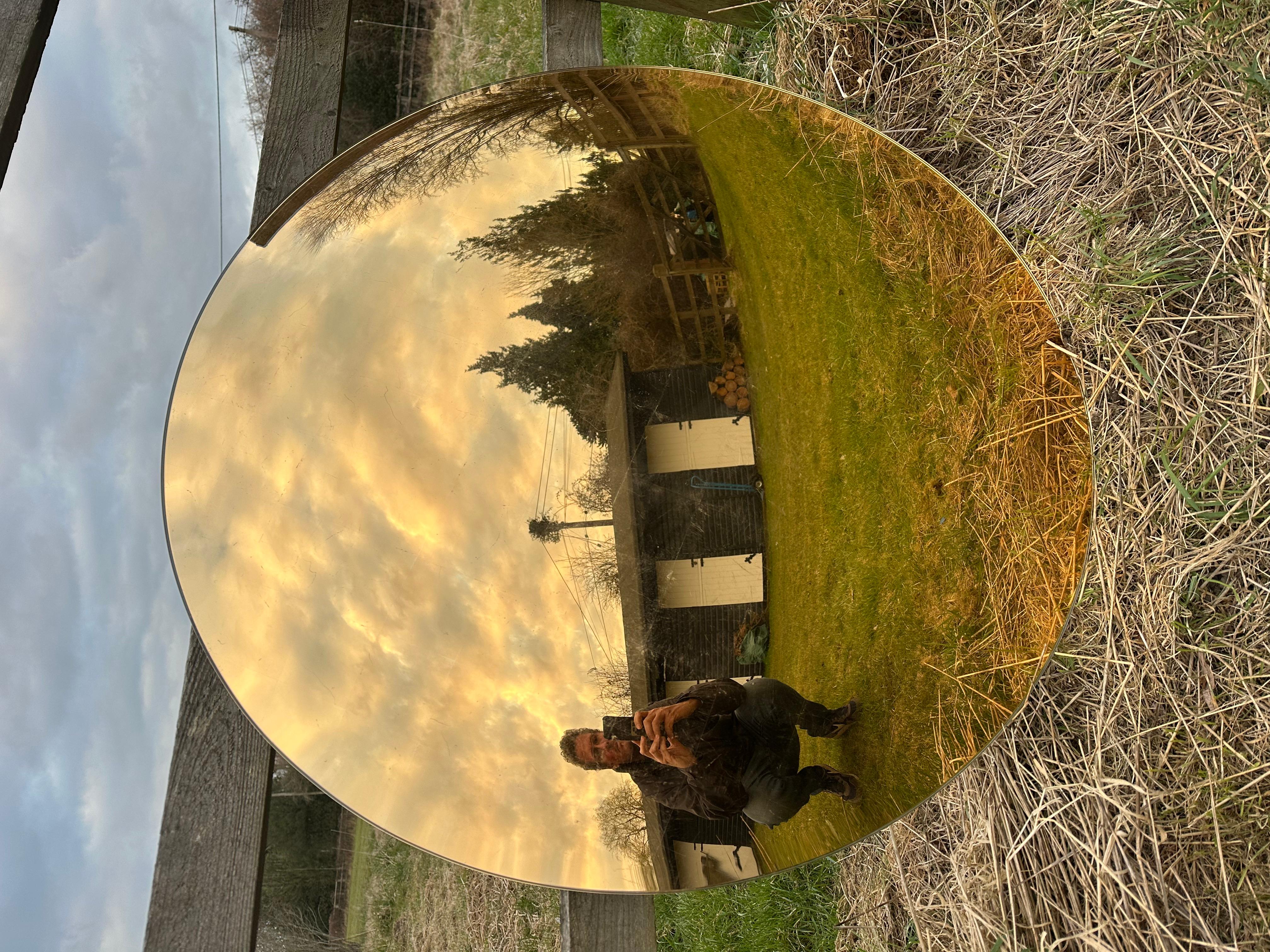 Varenna 24 Ct Verre Eglomisé Red Gold Diameter Convex Mirror - 100 cm diameter. For Sale 5