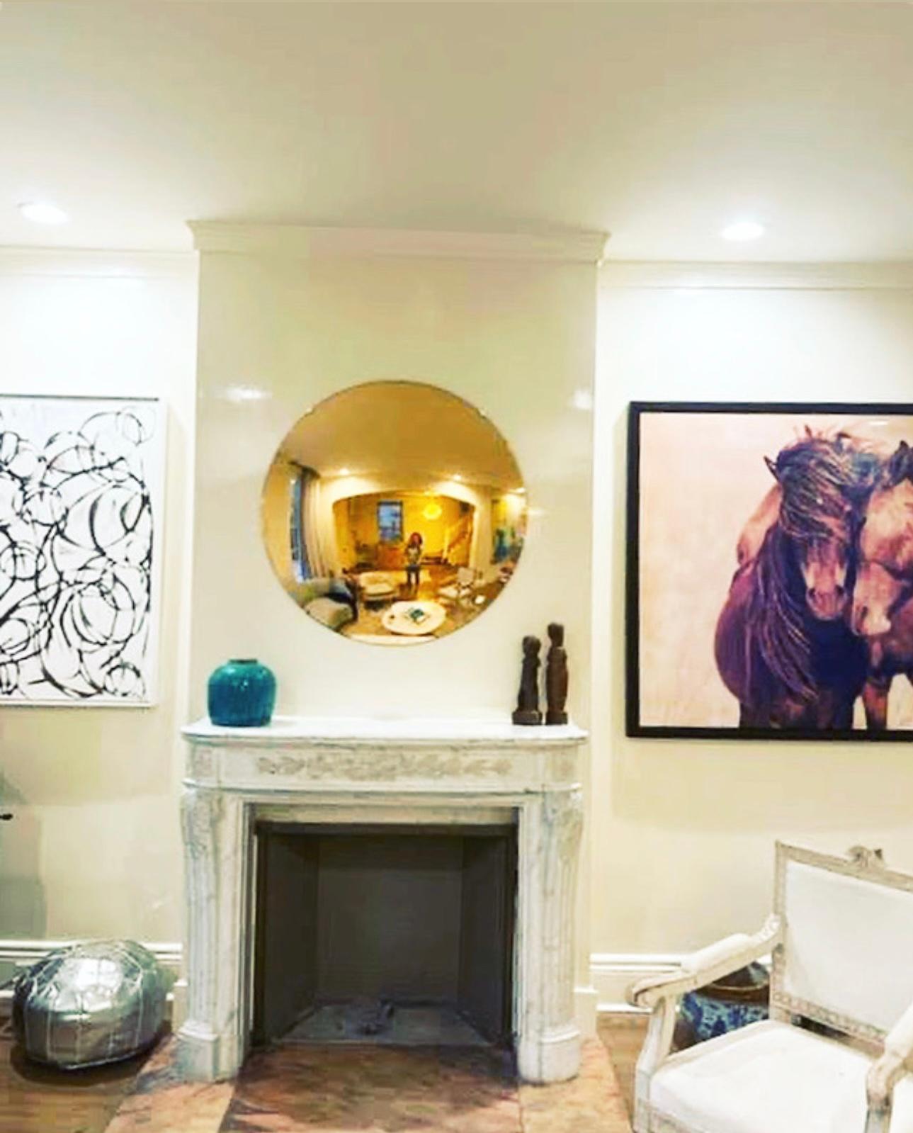 Varenna 24 Ct Verre Eglomisé Red Gold Diameter Convex Mirror - 100 cm diameter. In New Condition For Sale In Farnham, GB