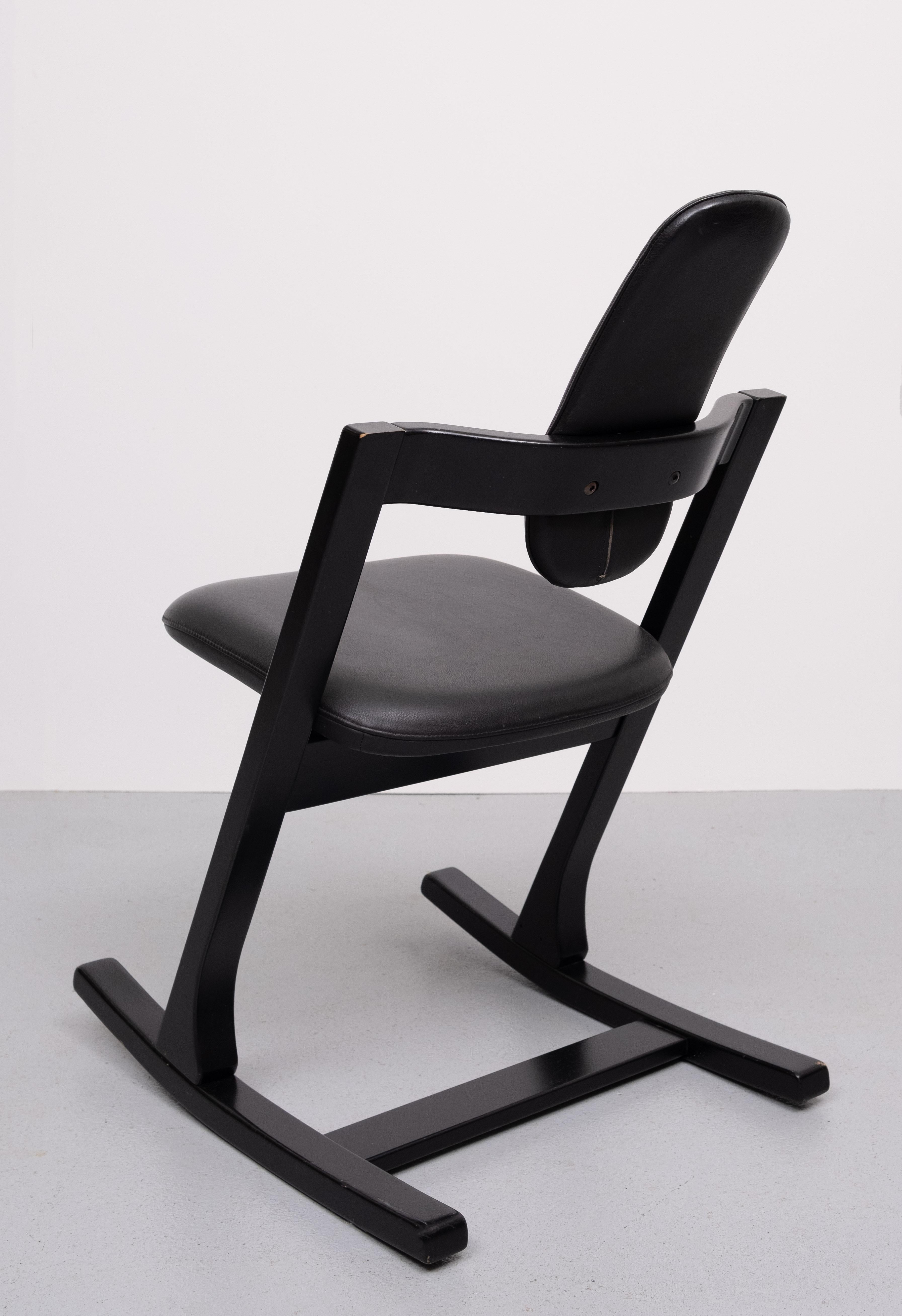 Modern Variér Stokke ''Pendulem'' Rocking chair Peter Opsvik  1990s Norway For Sale