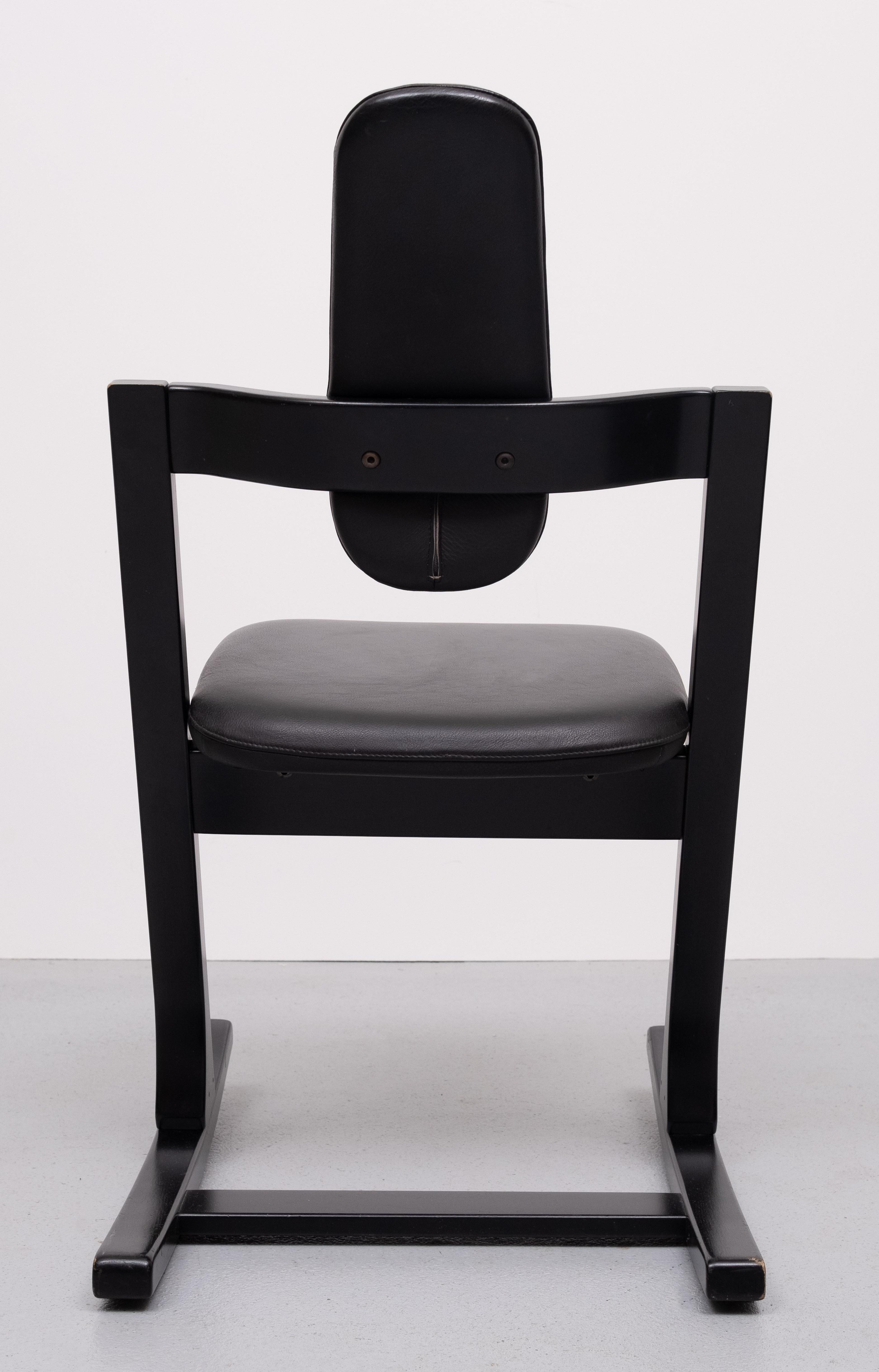 Norwegian Variér Stokke ''Pendulem'' Rocking chair Peter Opsvik  1990s Norway For Sale