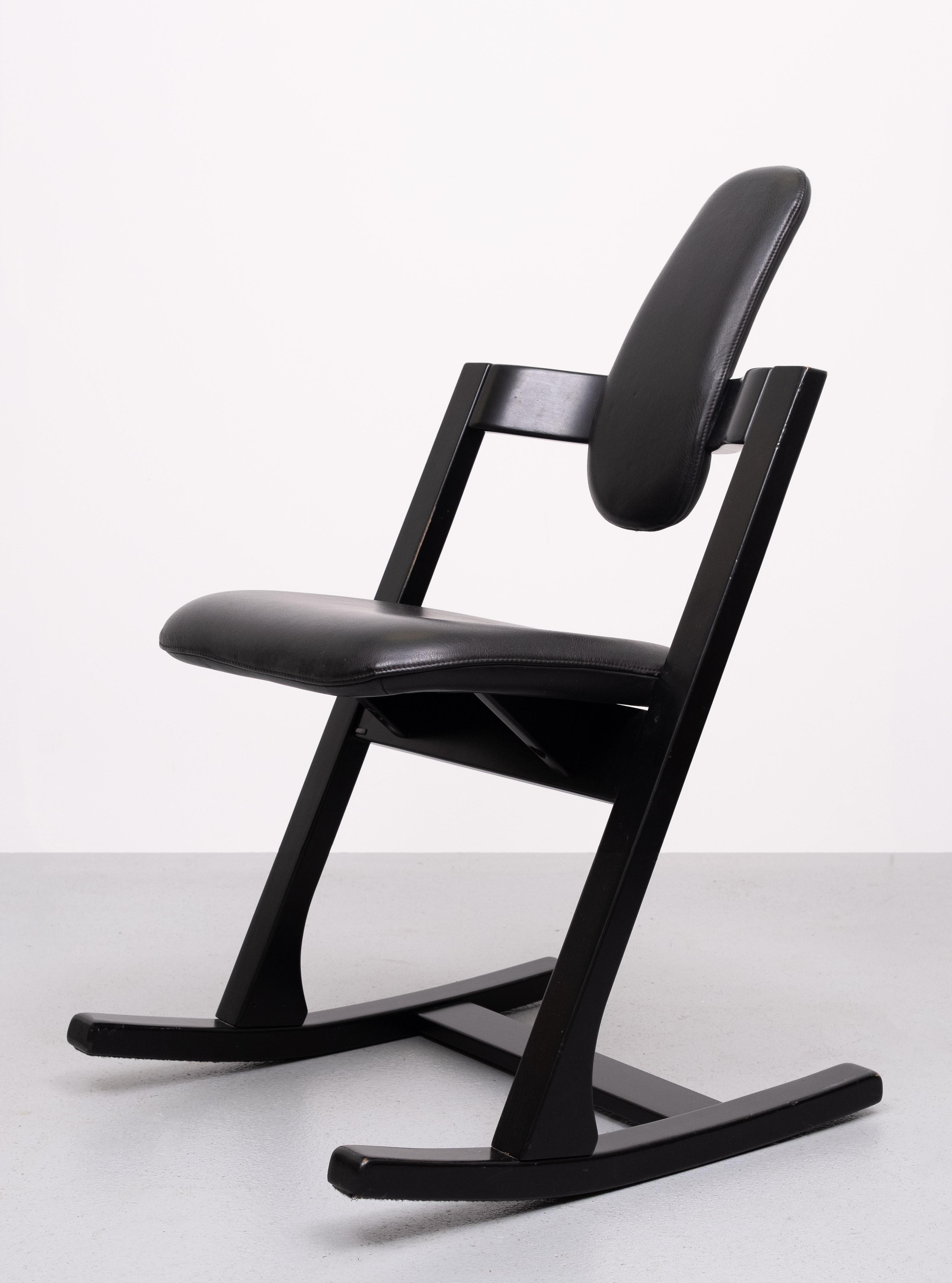 Variér Stokke ''Pendulem'' Rocking chair Peter Opsvik  1990s Norway In Good Condition For Sale In Den Haag, NL