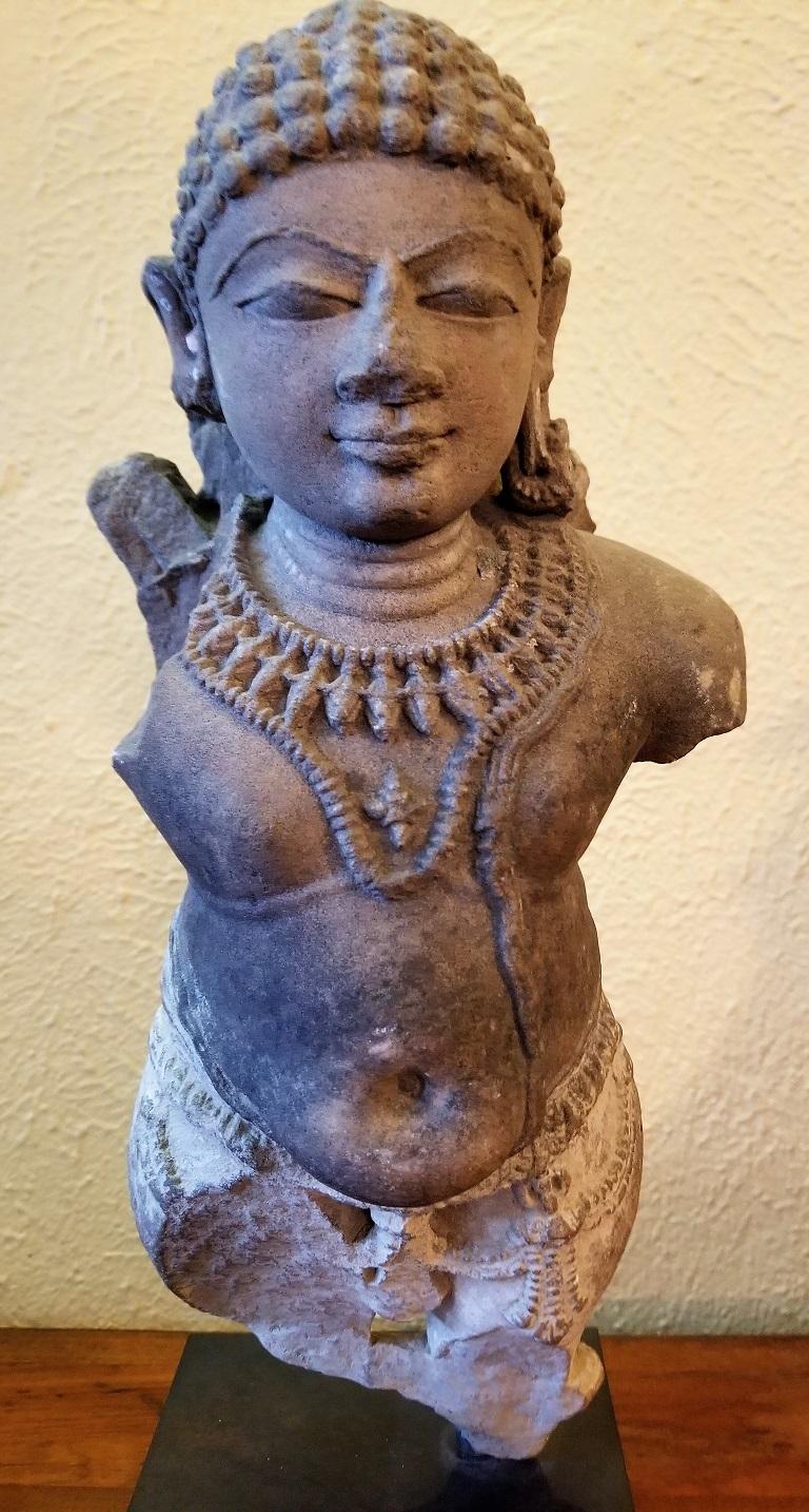 10/11C Pot-Bellied Vishnu Buff Sandstone Sculpture In Good Condition For Sale In Dallas, TX