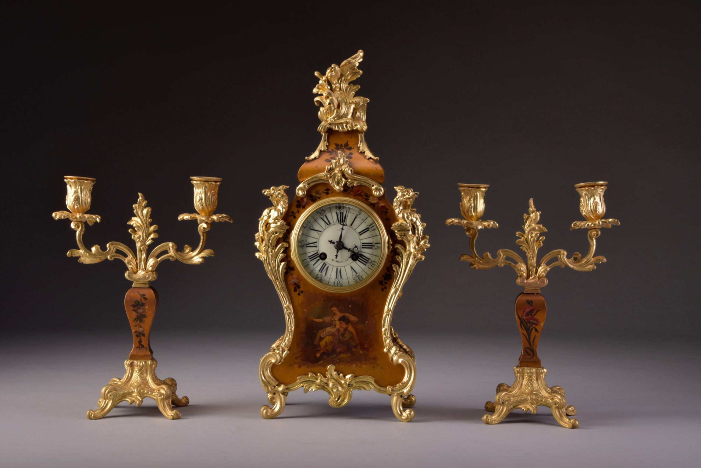 Varnish Martin wooden Boulle clock with candlesticks For Sale 1