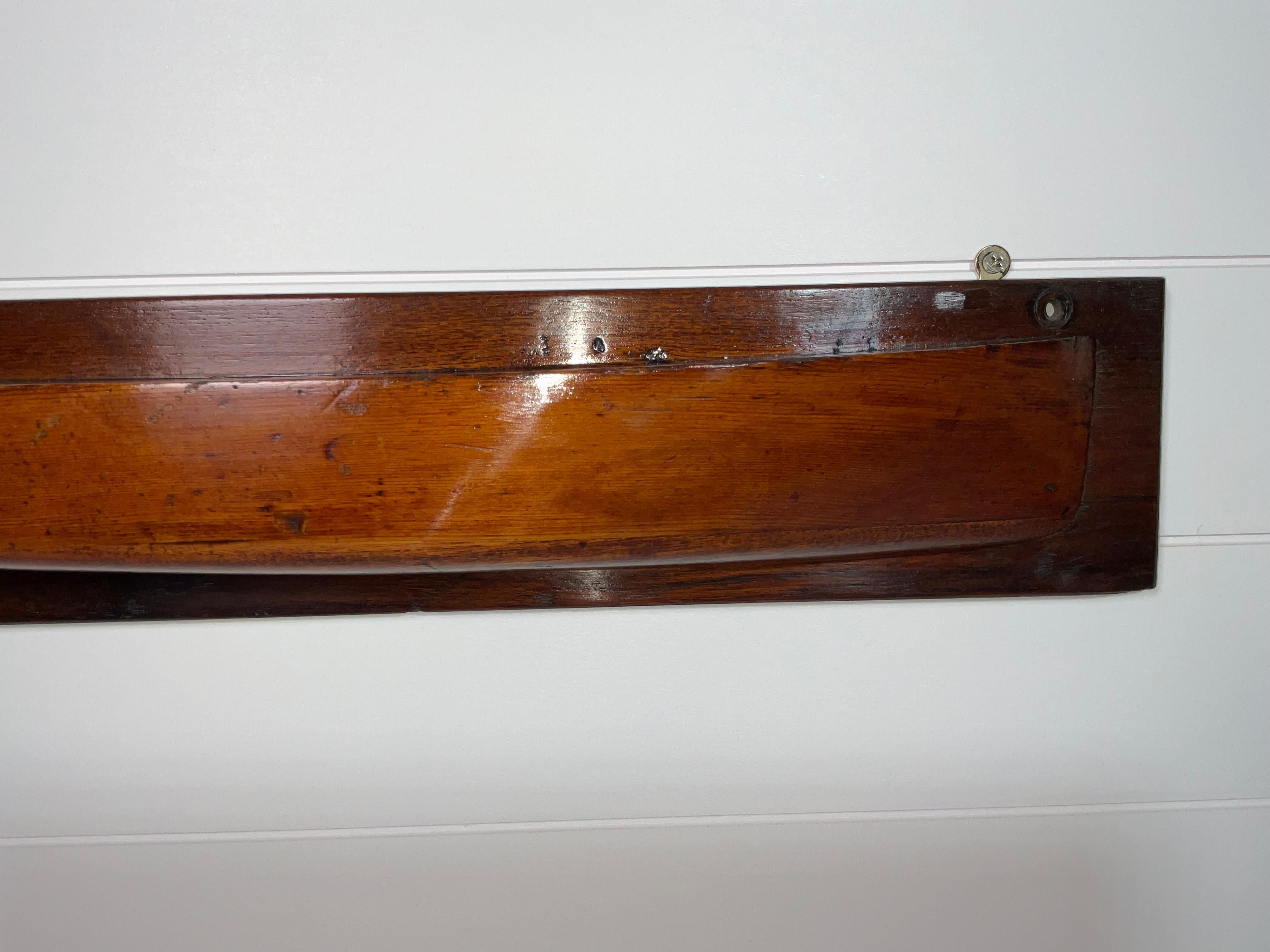 Varnished Half Model of a Yacht in vendita 4