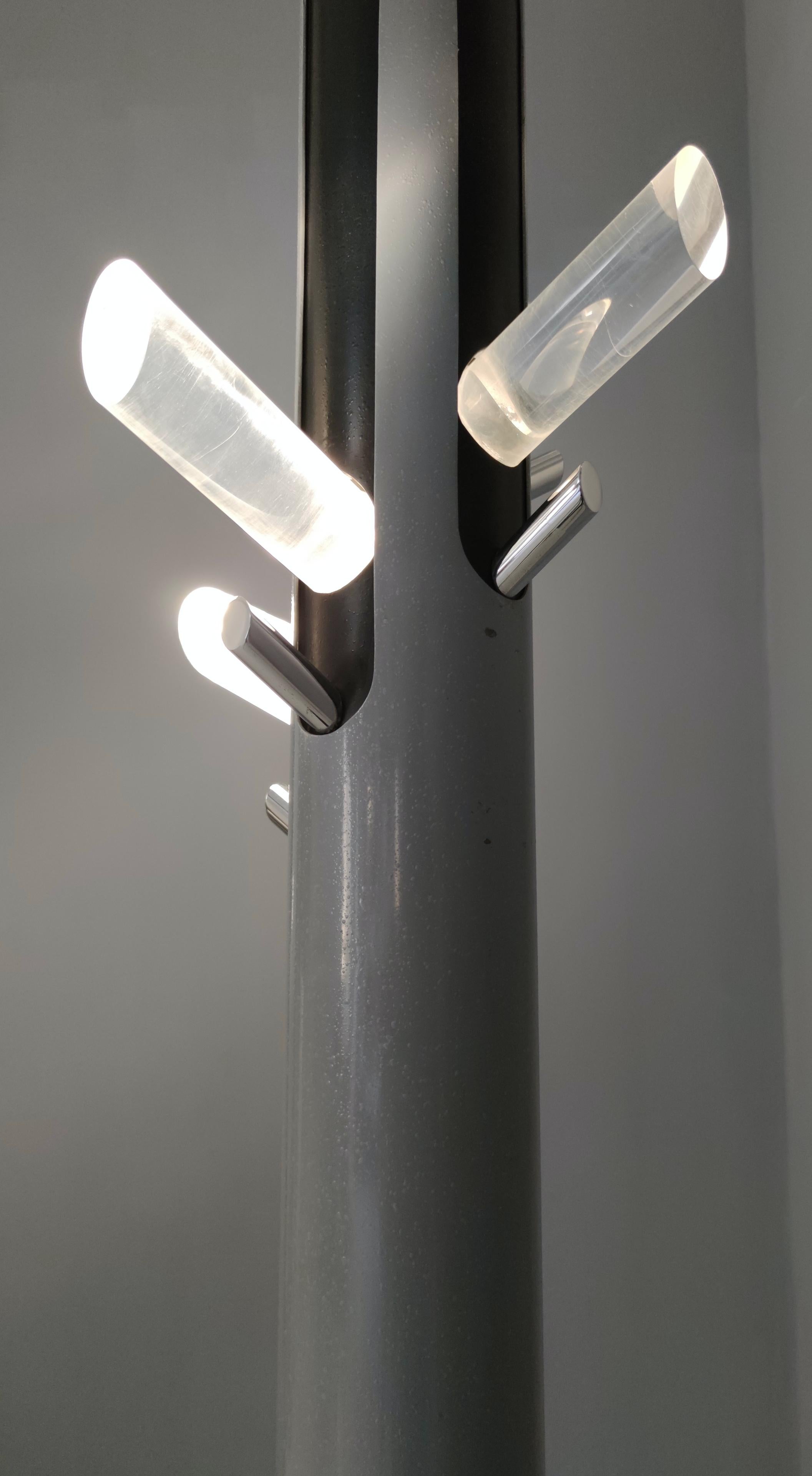 Postmodern Varnished Iron, Steel and Plexiglass Illuminated Coat Rack, Italy For Sale 1