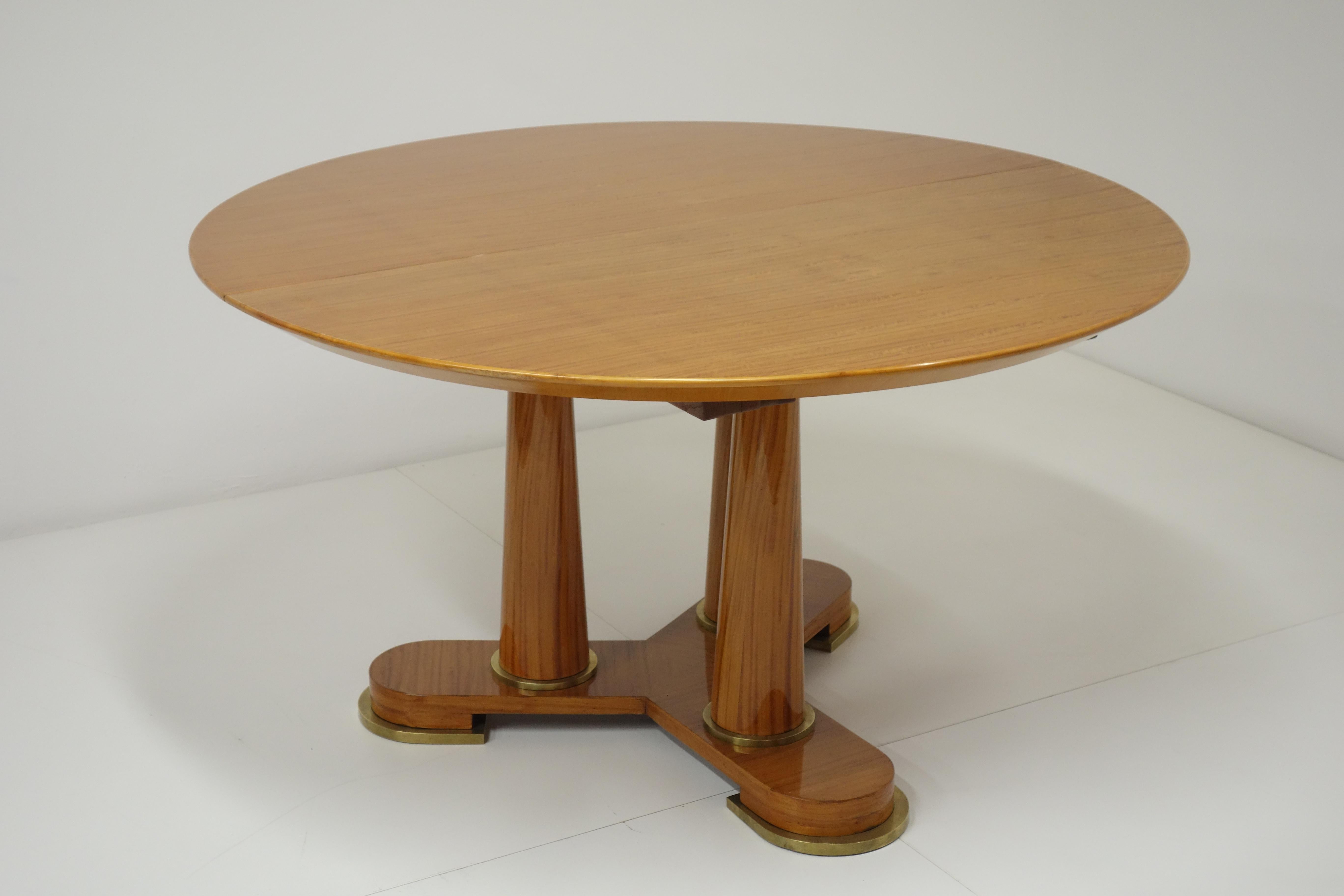 Varnished Lemon-Tree Circular Table by Jean Royère, circa 1950 In Good Condition For Sale In Paris, FR