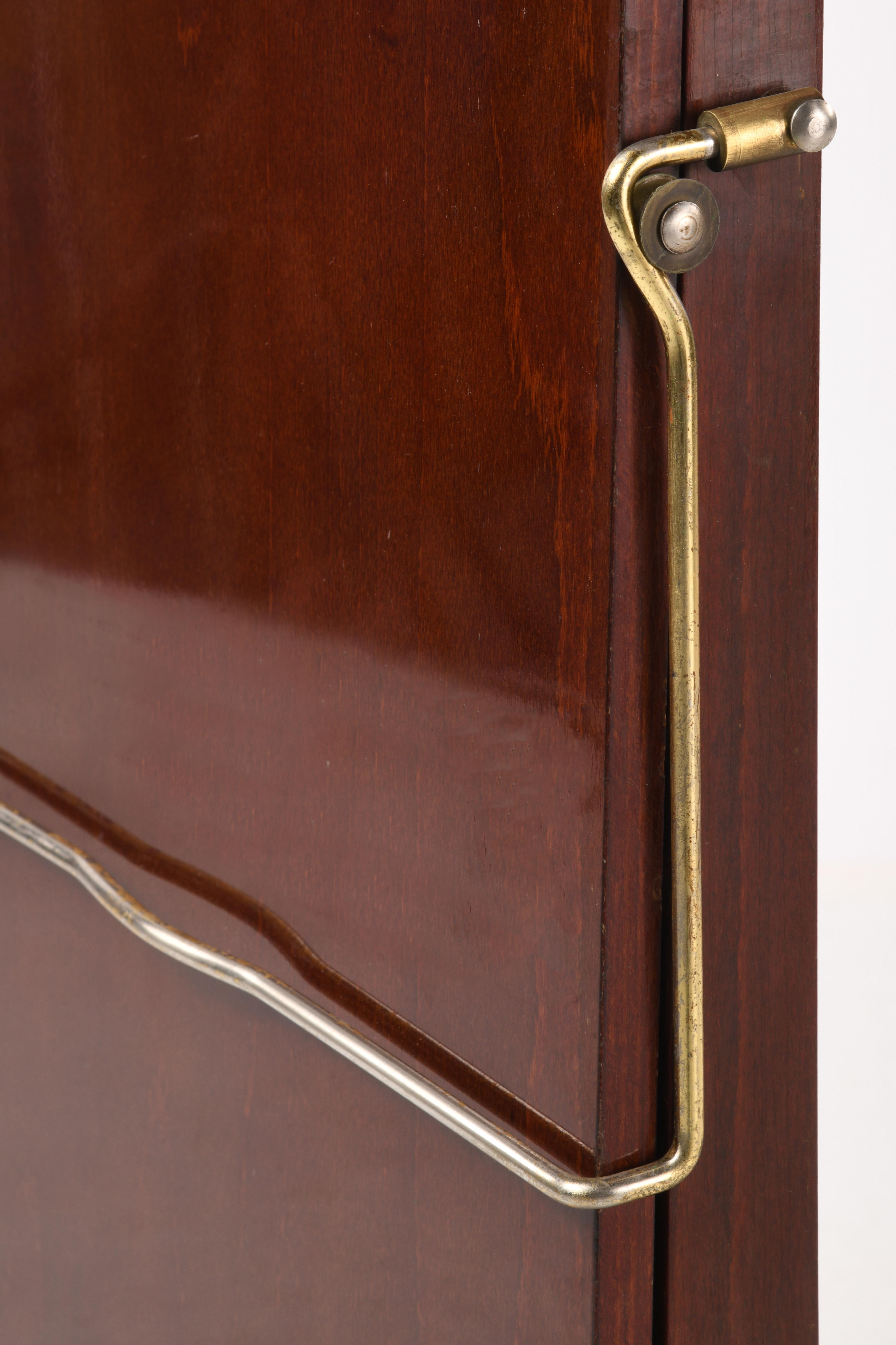 Varnished mahogany valet produced in Italy in the 1960s by Fratelli Reguitti 7