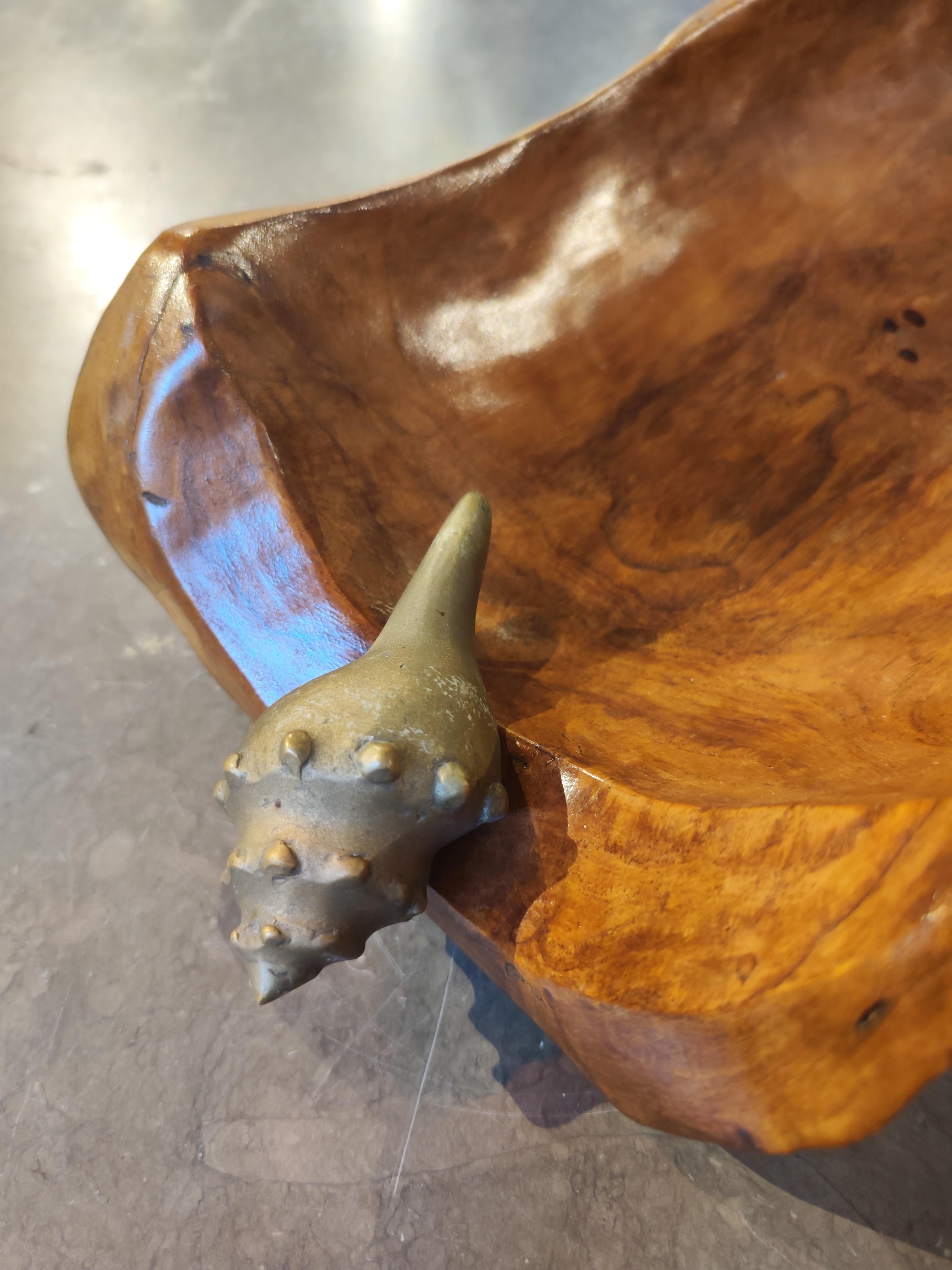 Varnished Wooden Fruit Bowl with Bronze Conch-shaped Handles  8