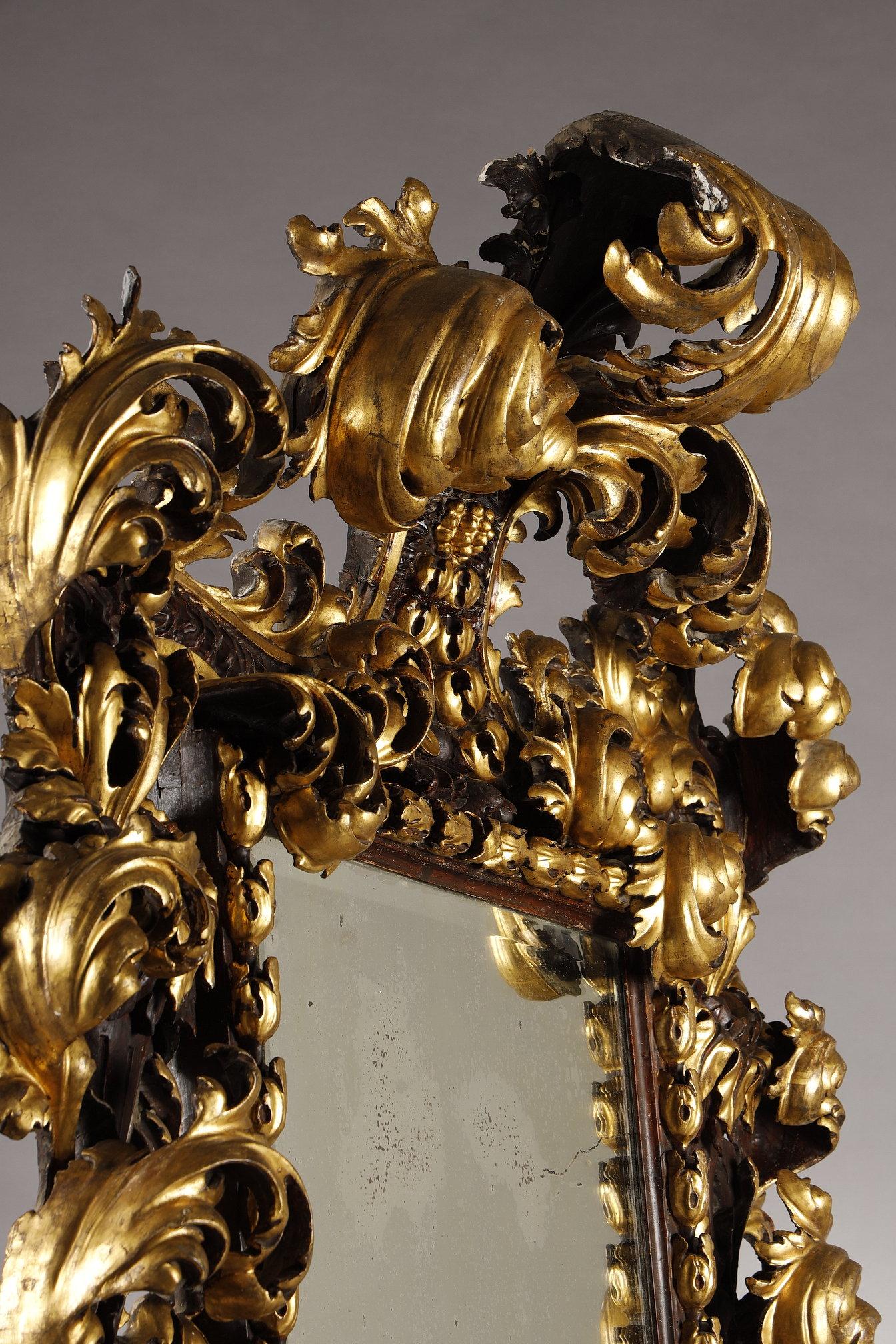 Très grand cadre de miroir baroque romain en vente 5